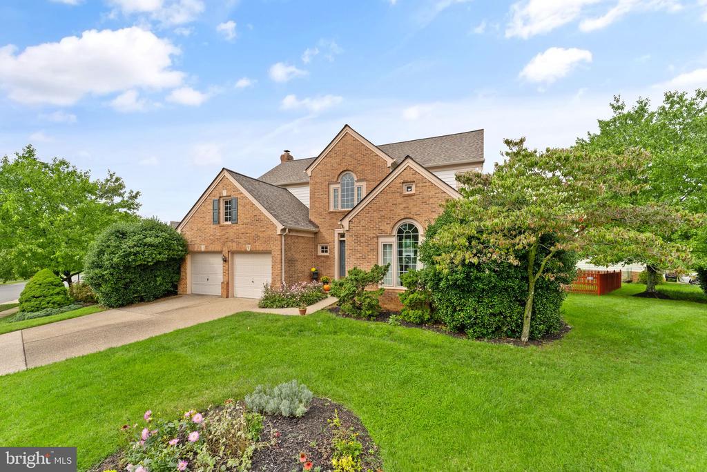 8437 Black Stallion Pl