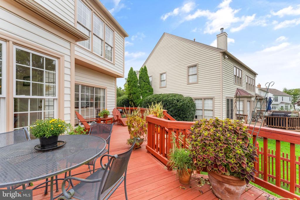 8437 Black Stallion Pl