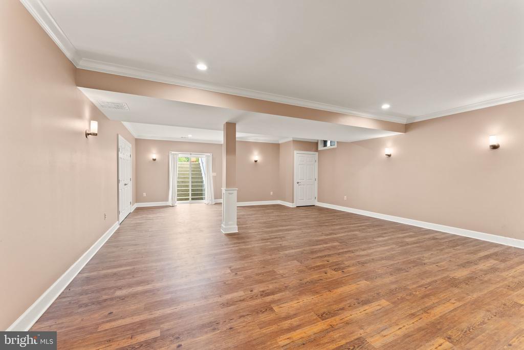 8437 Black Stallion Pl