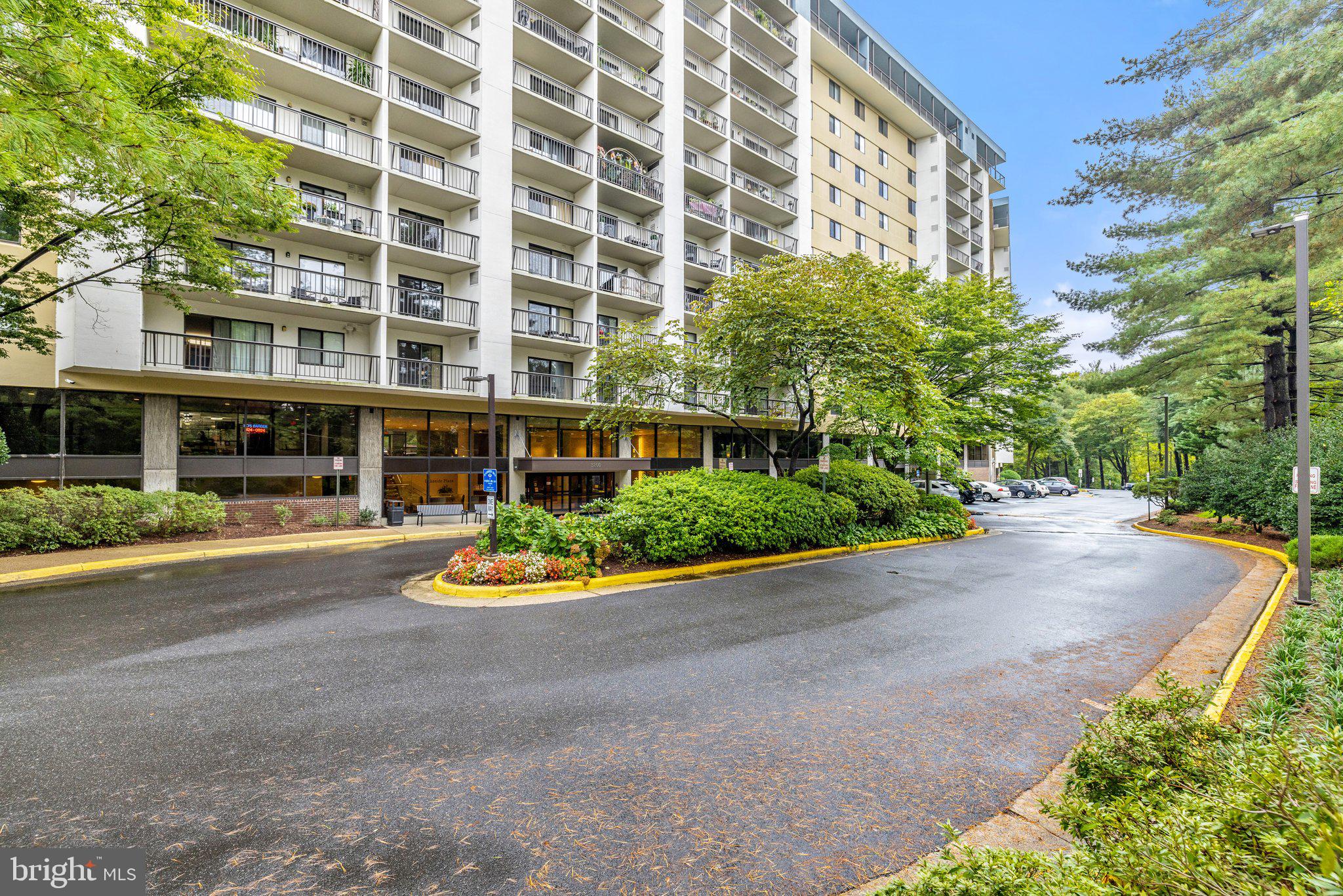 3800 Powell Ln #1125