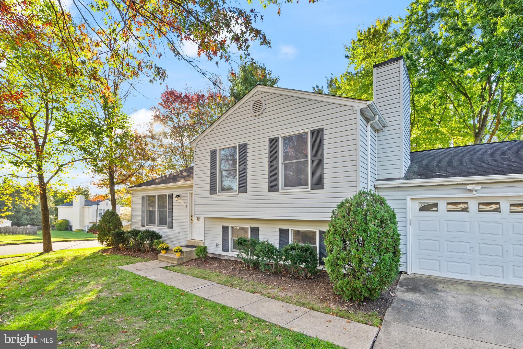 1611 Nathan Ln