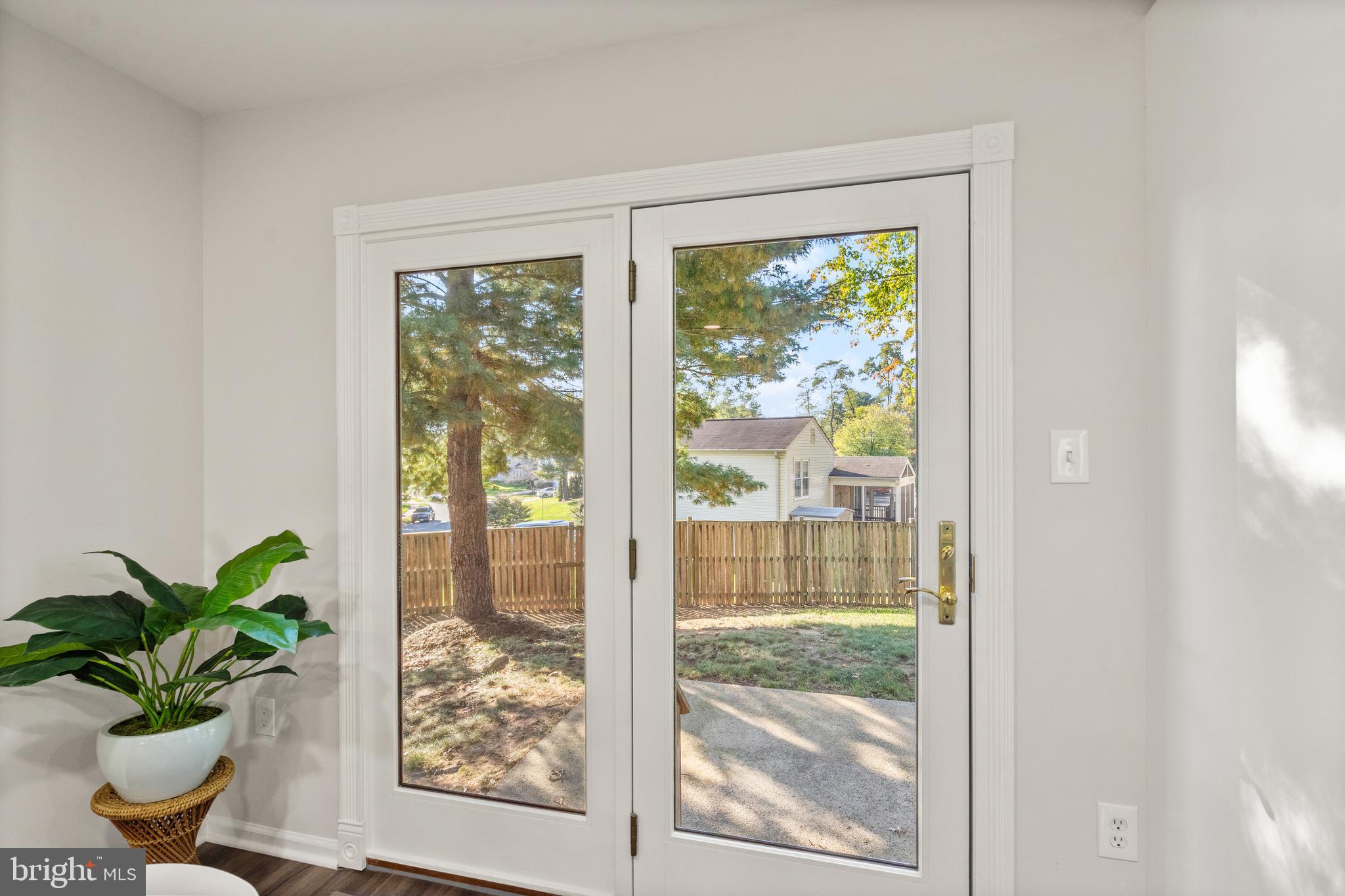 1611 Nathan Ln