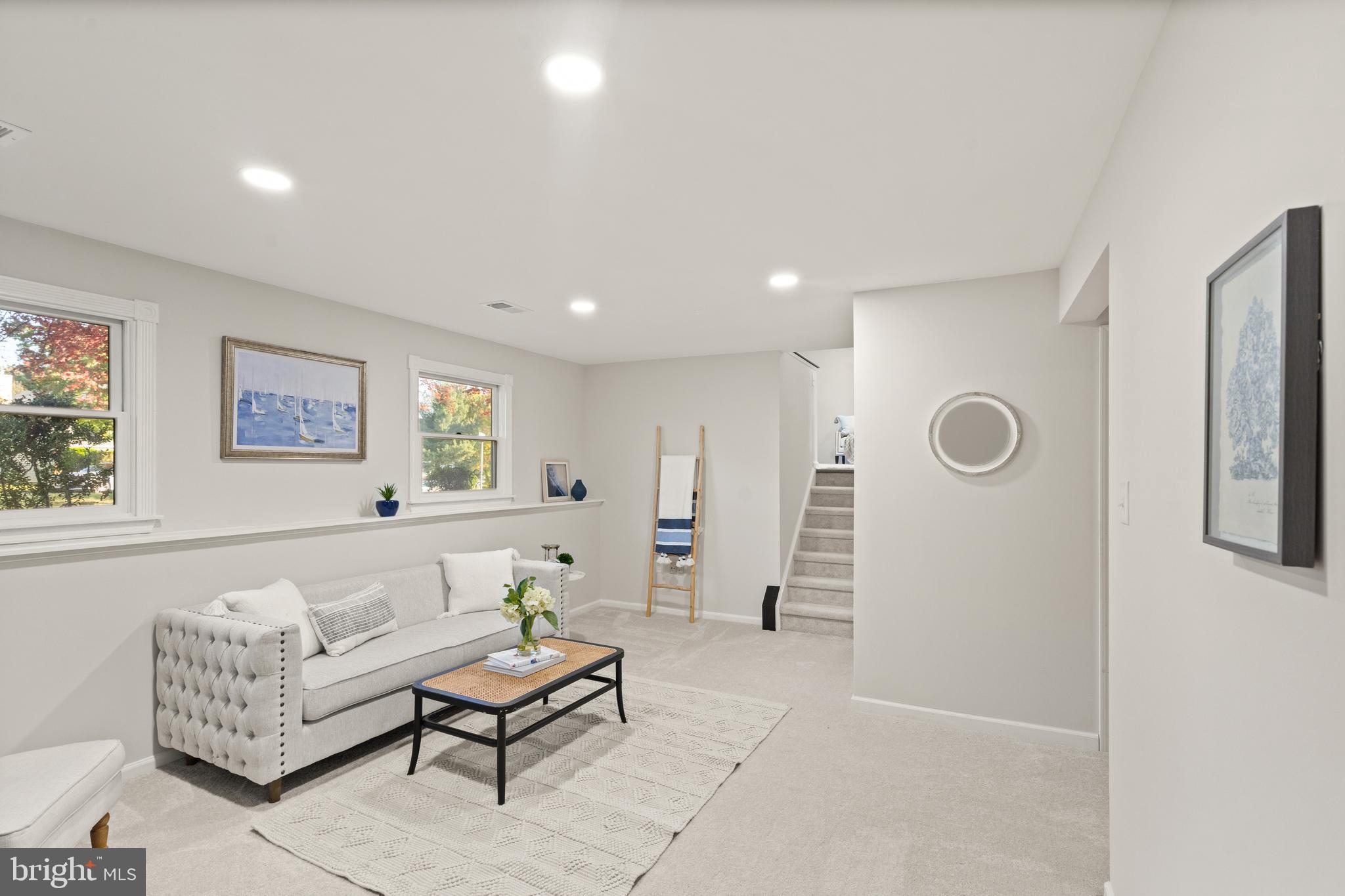 1611 Nathan Ln