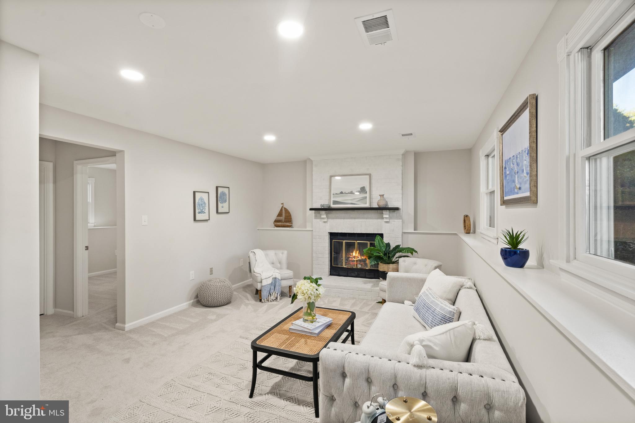 1611 Nathan Ln