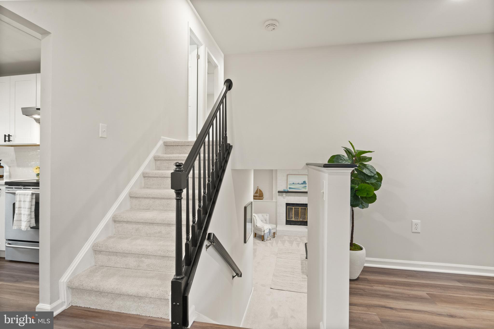 1611 Nathan Ln