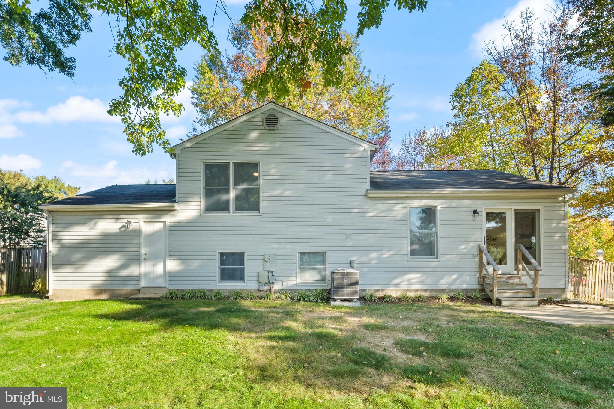 1611 Nathan Ln