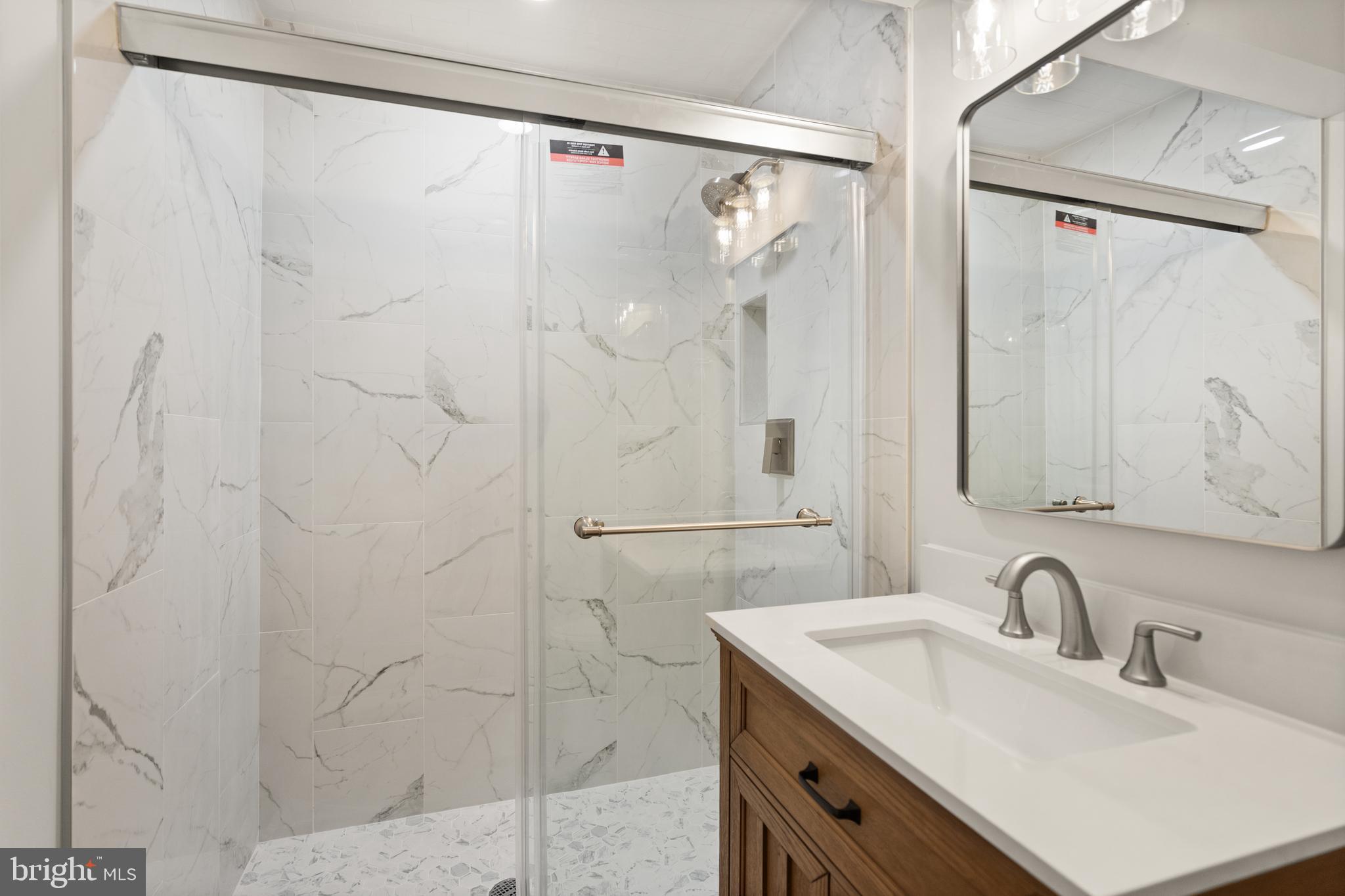 1611 Nathan Ln