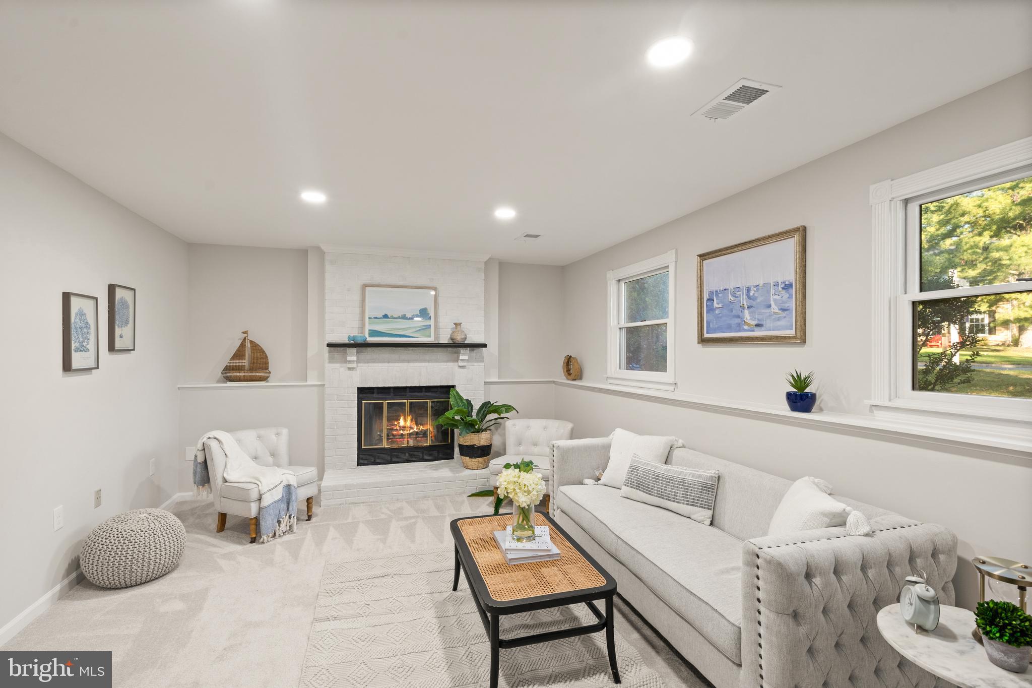 1611 Nathan Ln