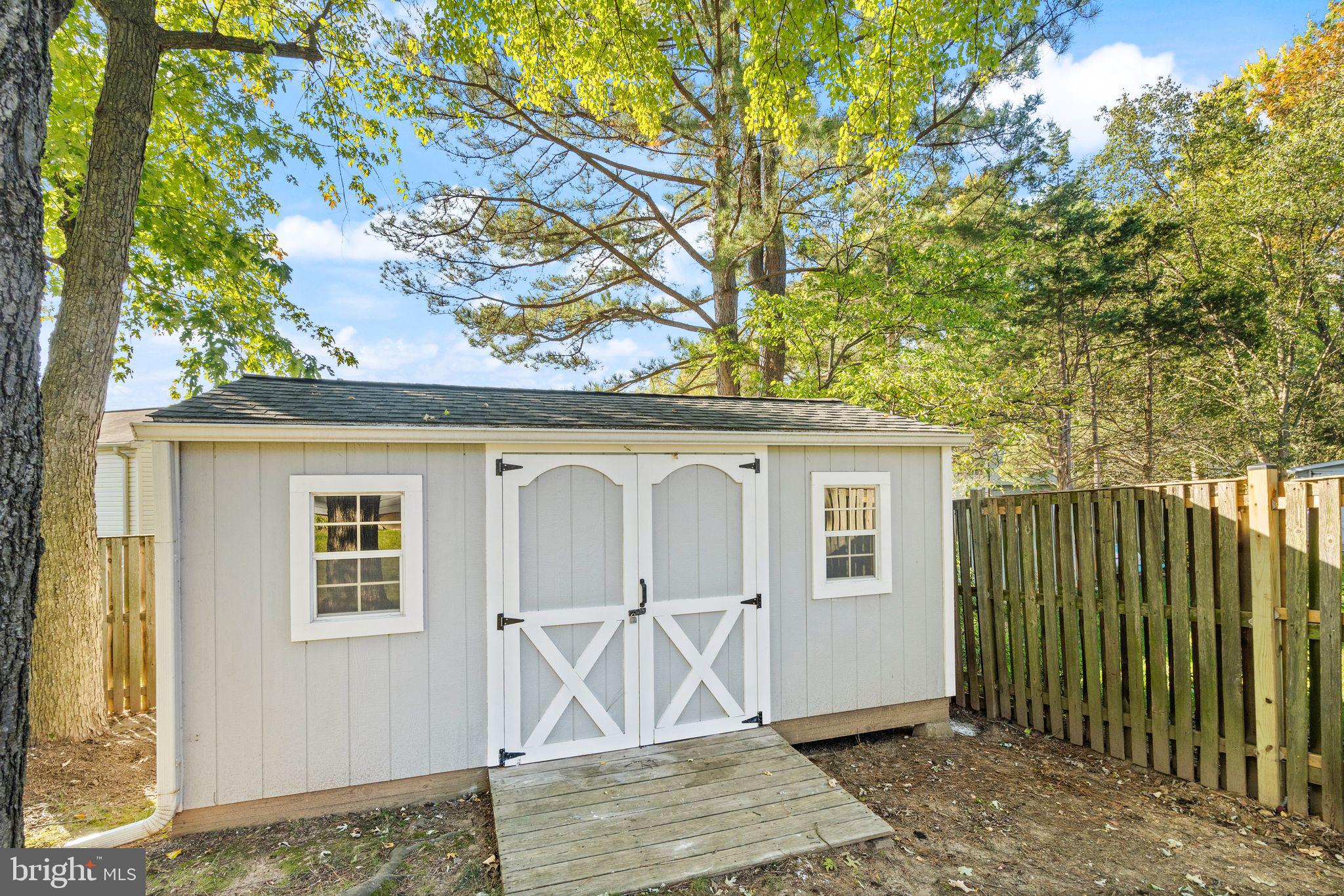 1611 Nathan Ln