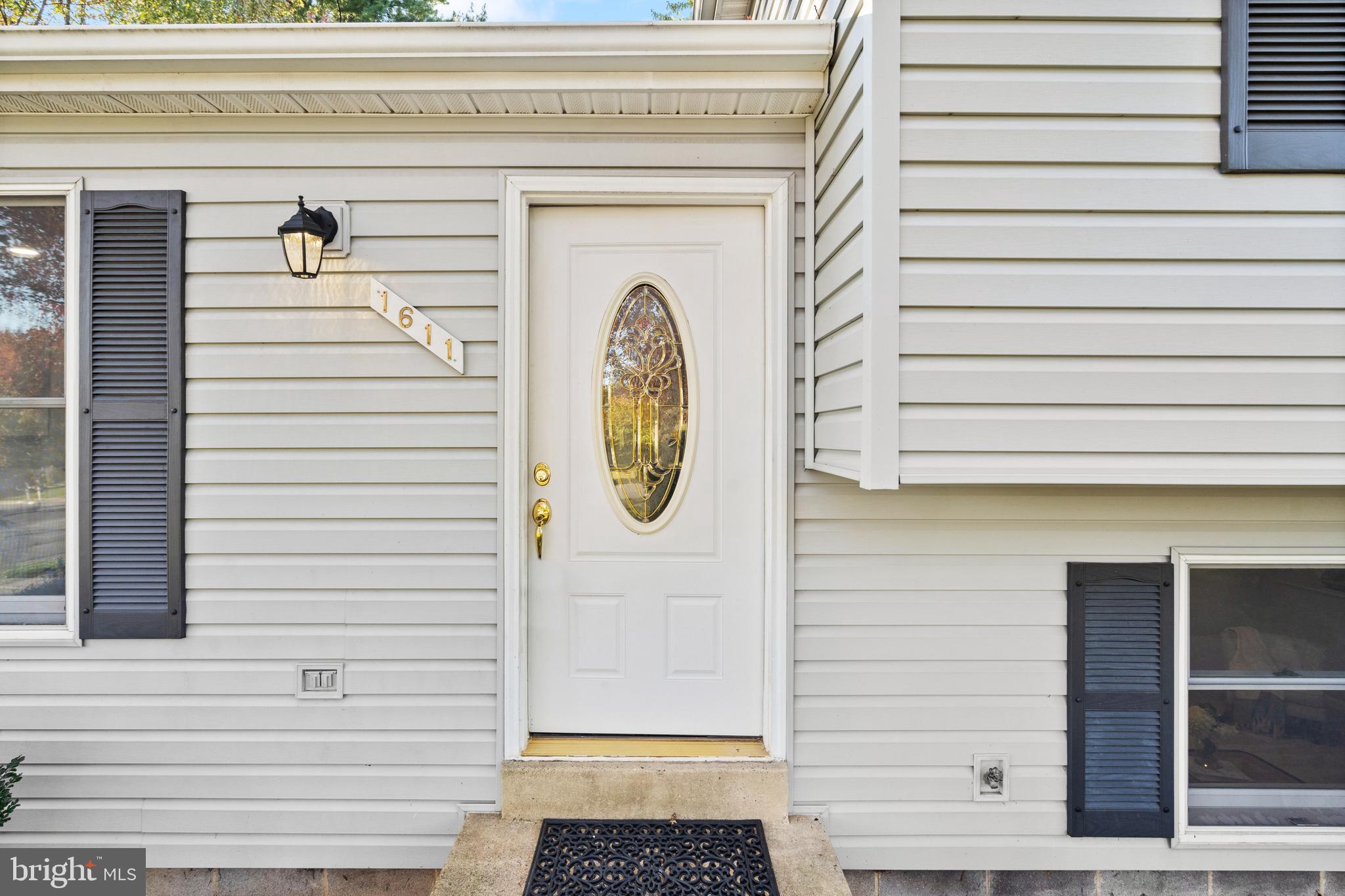1611 Nathan Ln