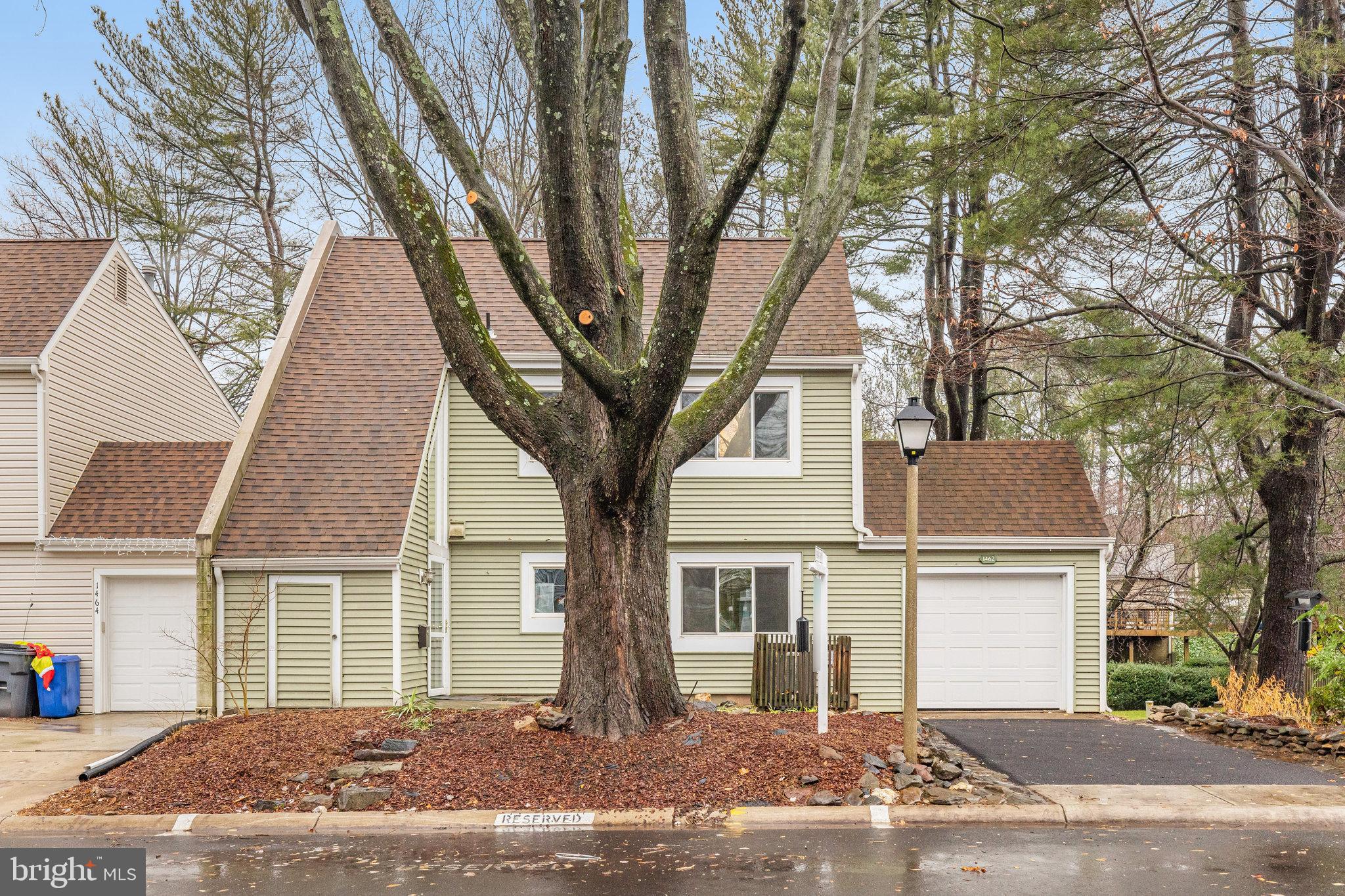 1462 Roundleaf Ct