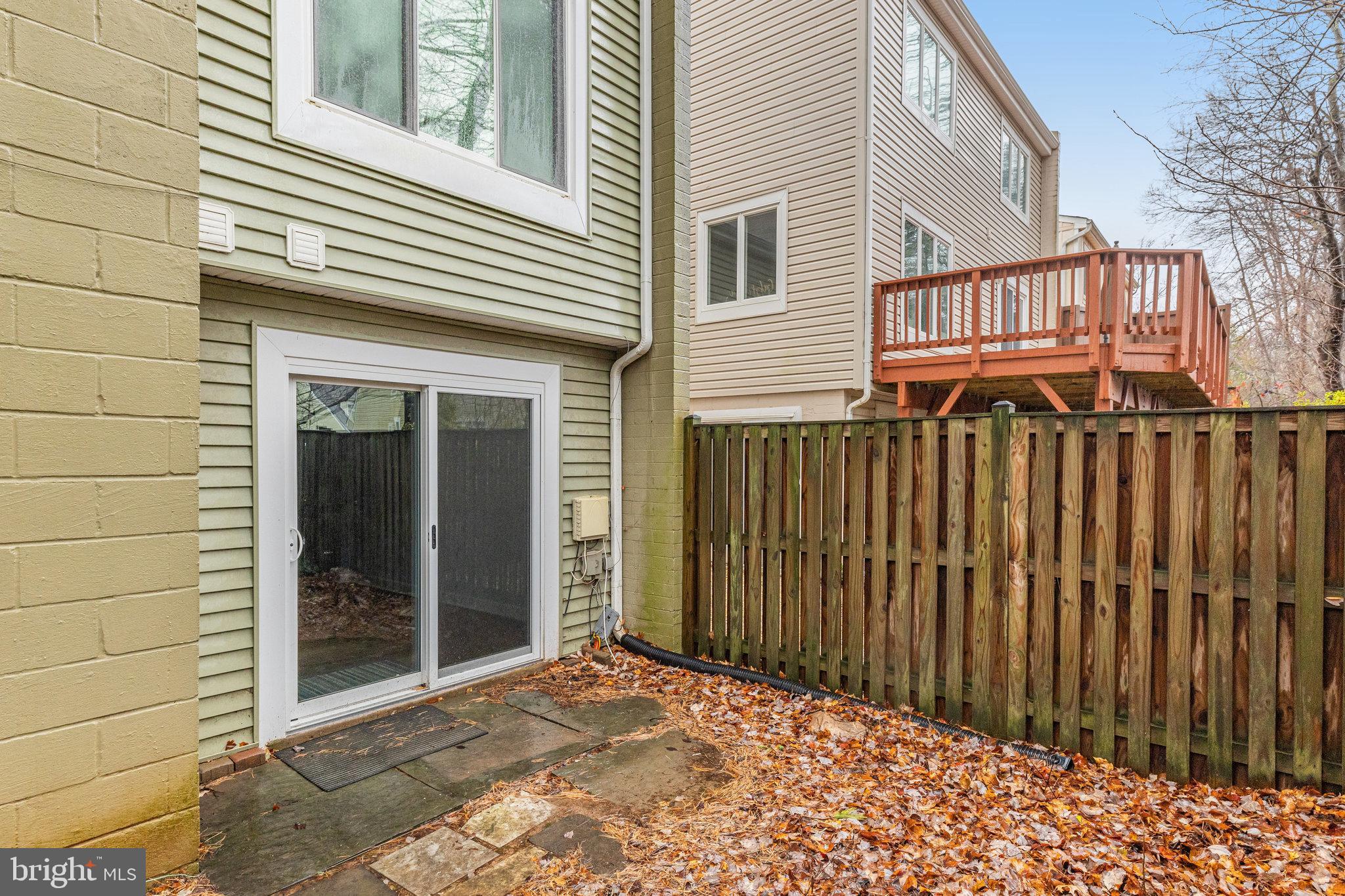 1462 Roundleaf Ct