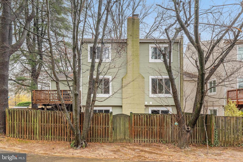 1462 Roundleaf Ct