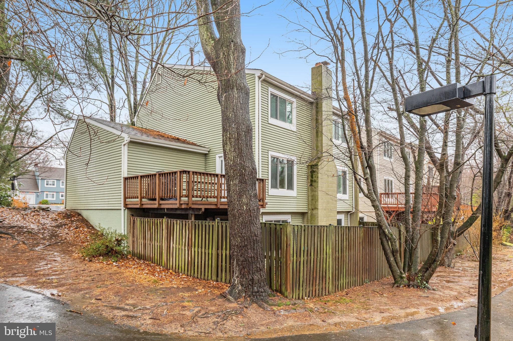 1462 Roundleaf Ct