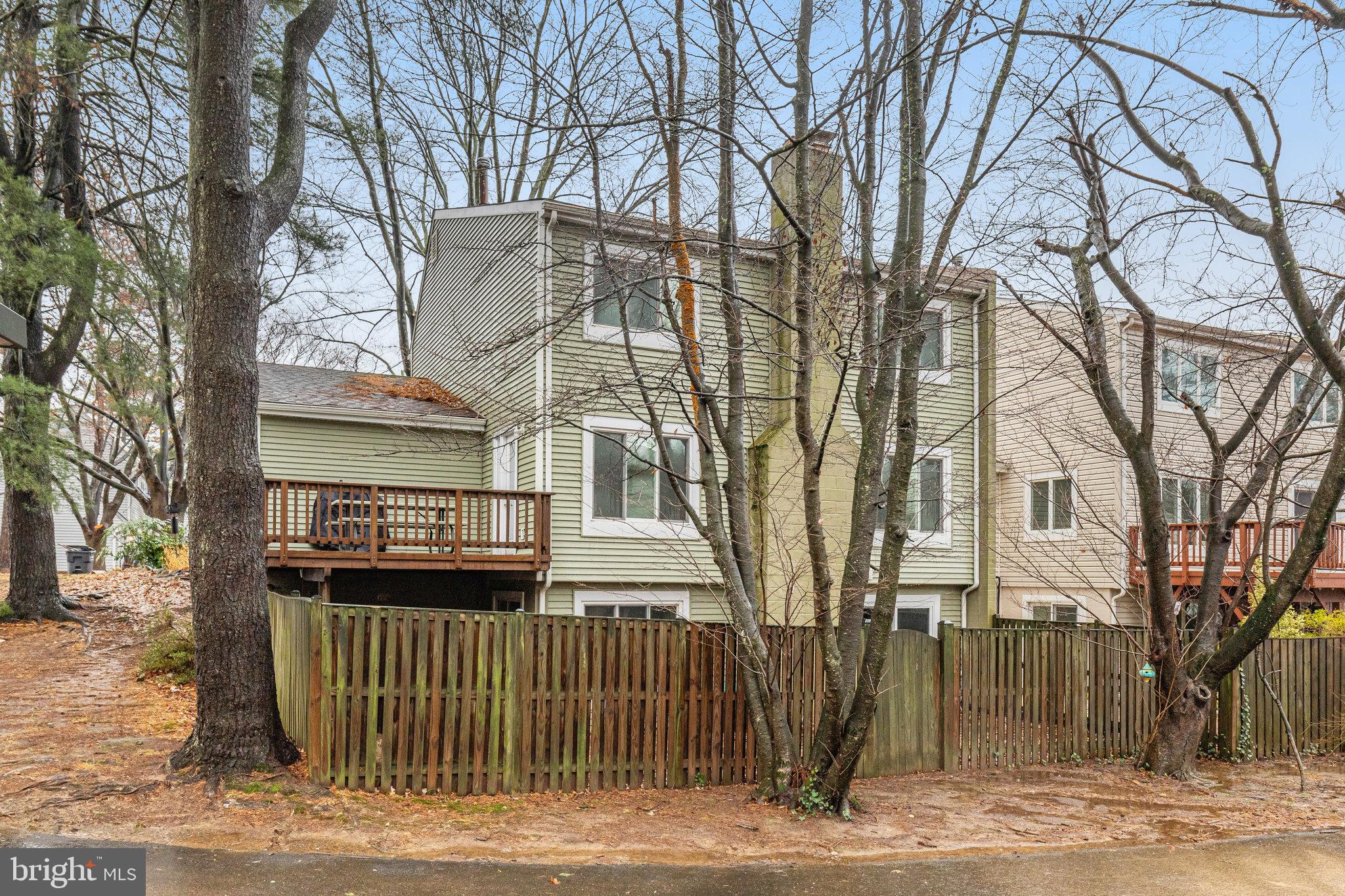 1462 Roundleaf Ct