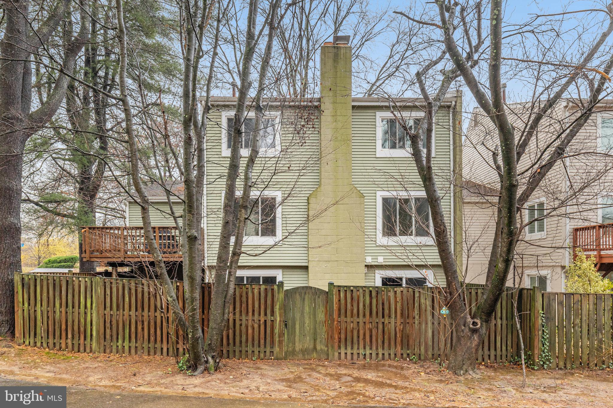 1462 Roundleaf Ct