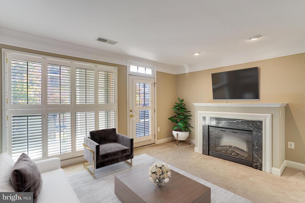 2907 Saintsbury Plz #202