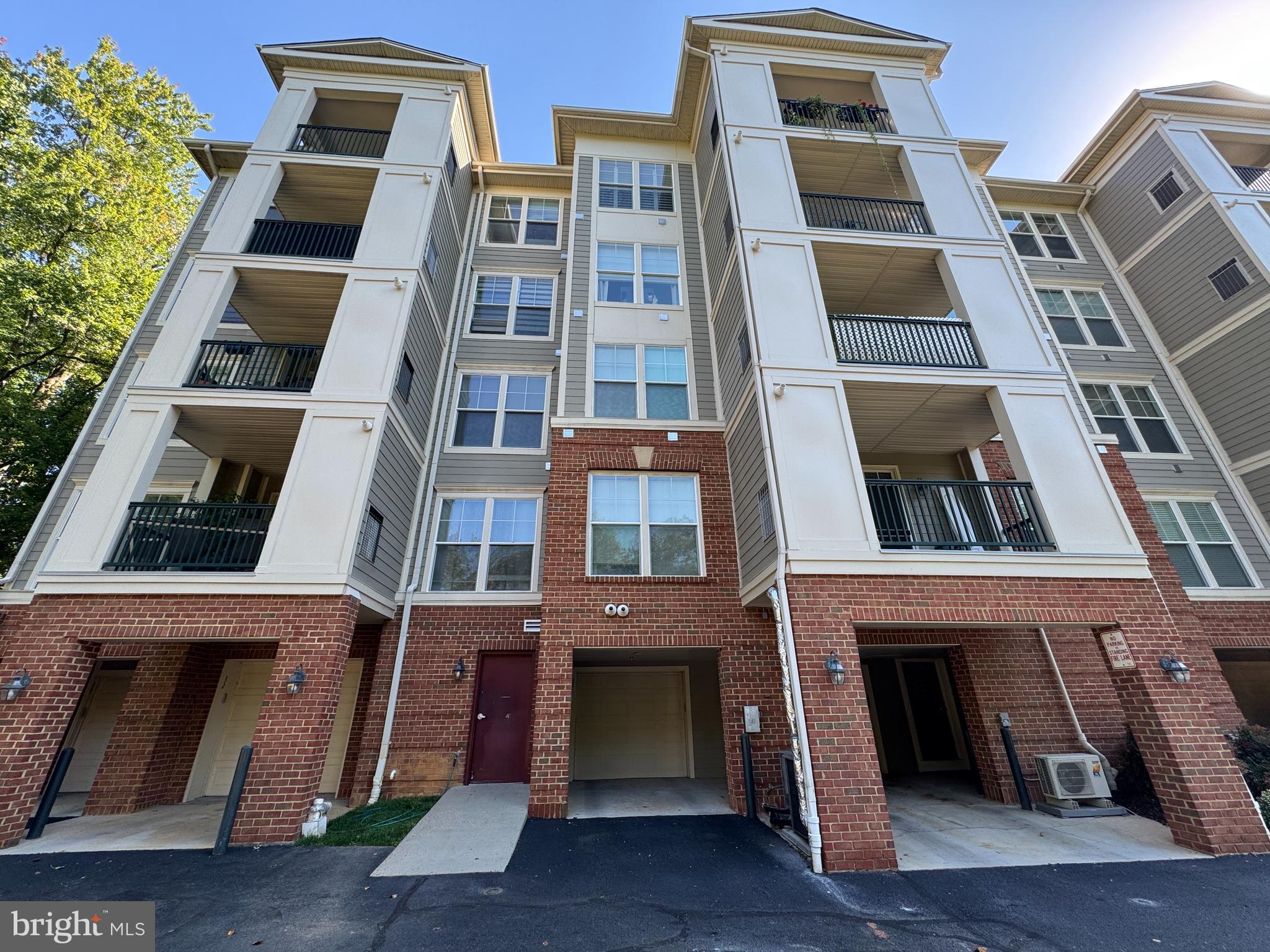 2907 Saintsbury Plz #202
