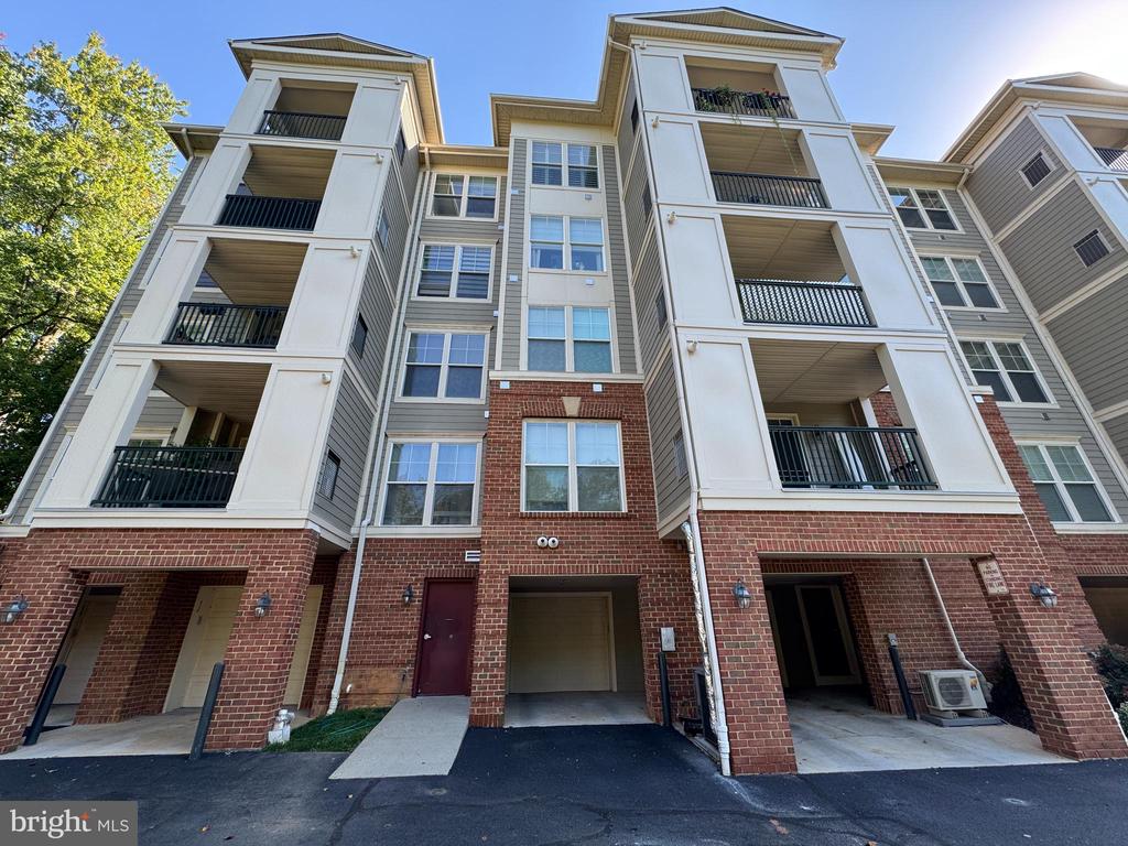 2907 Saintsbury Plz #202