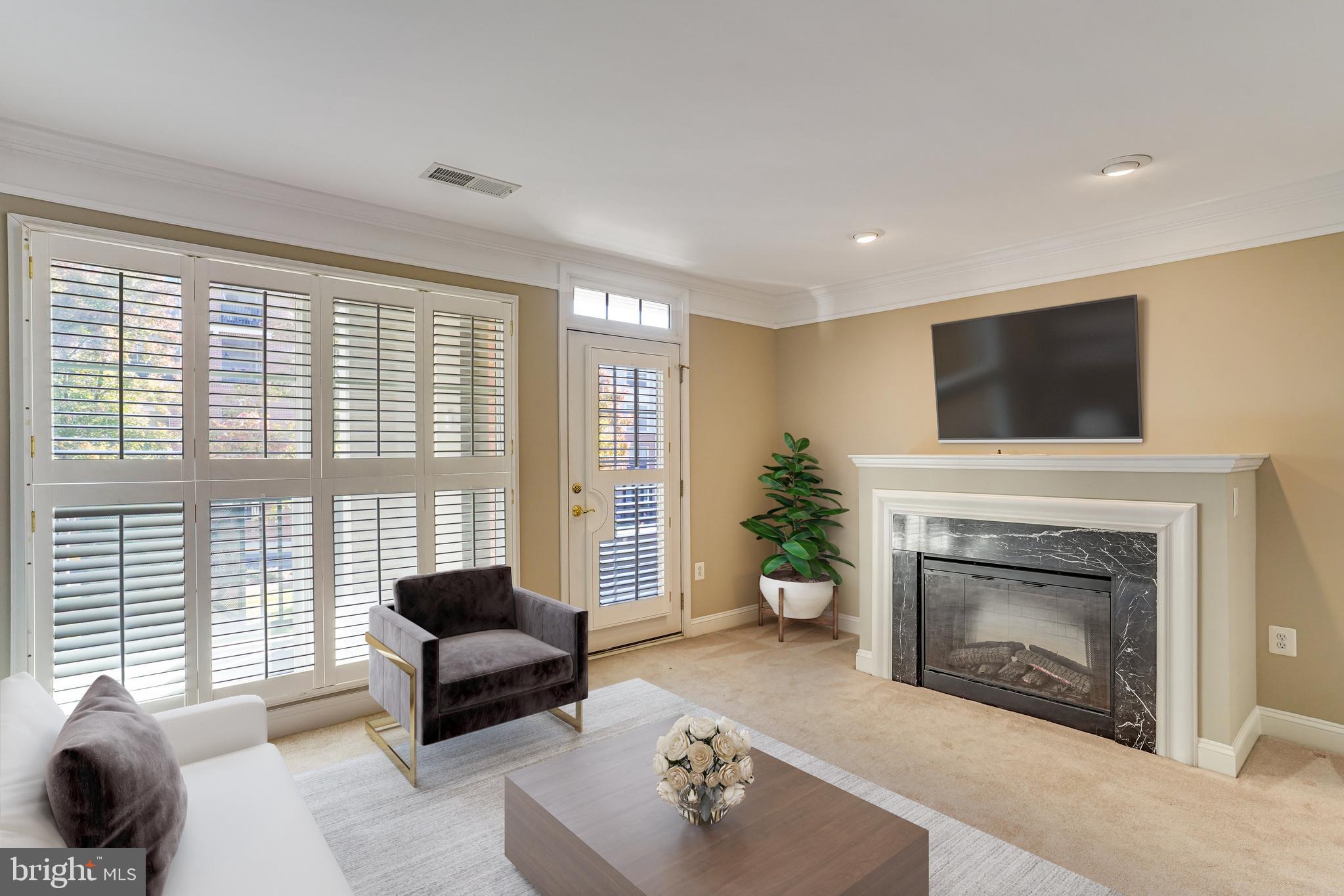 2907 Saintsbury Plz #202