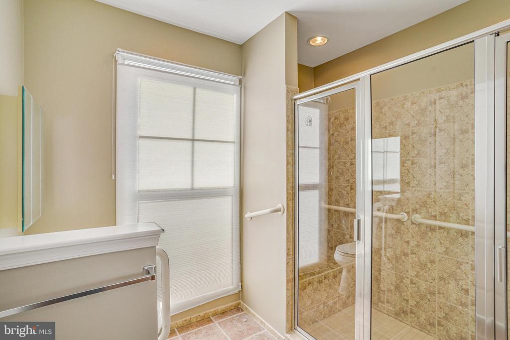 2907 Saintsbury Plz #202