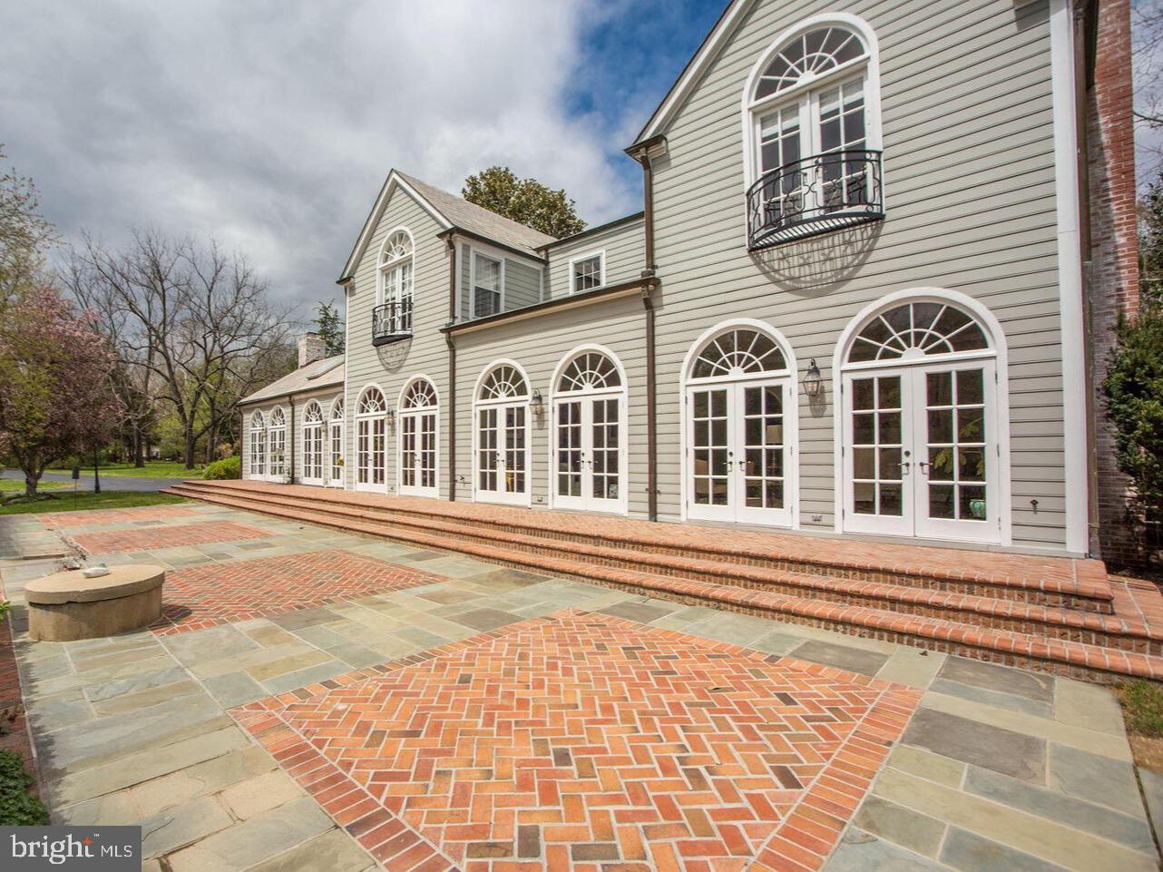 10650 Gunston
