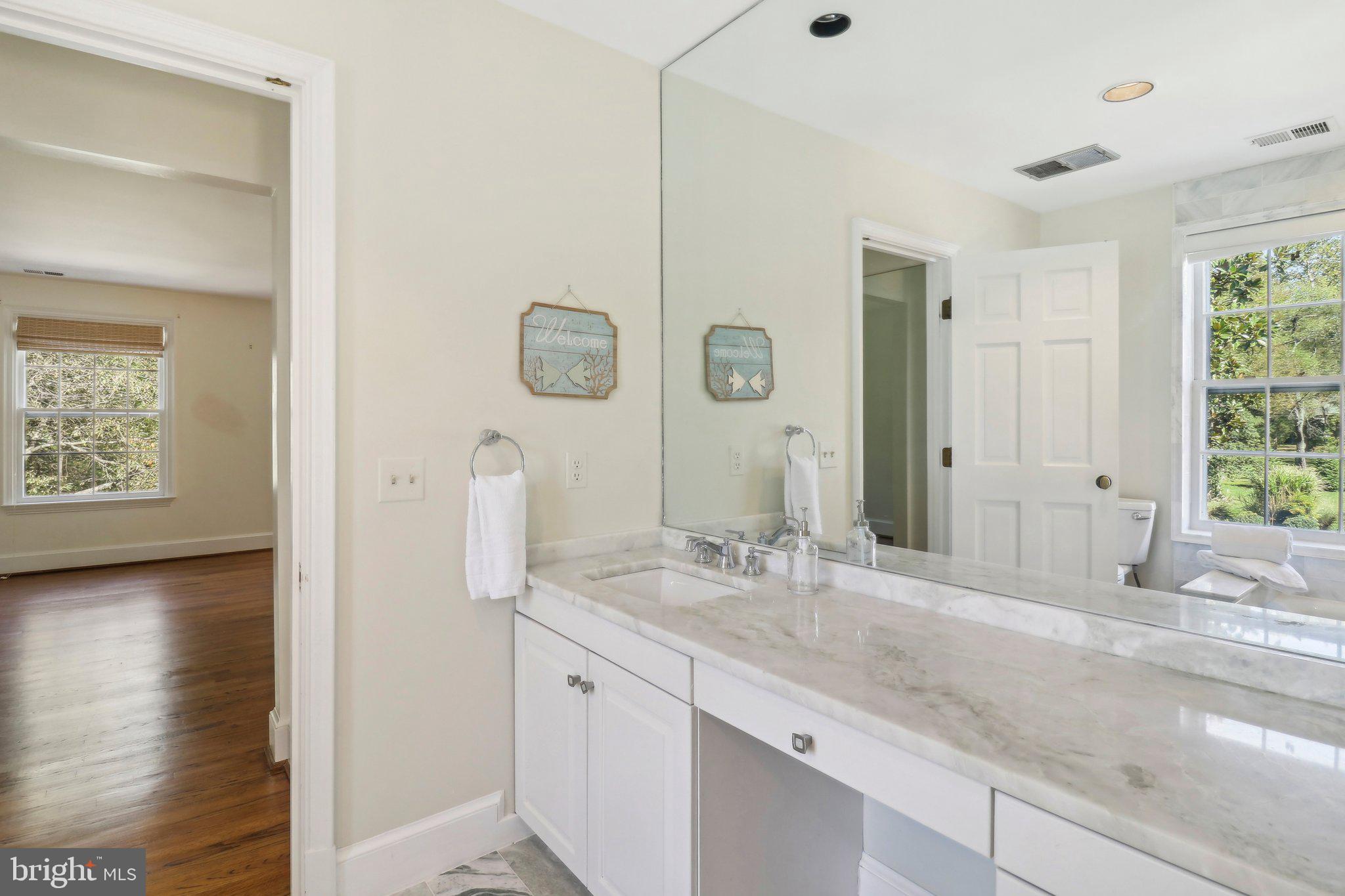 10650 Gunston