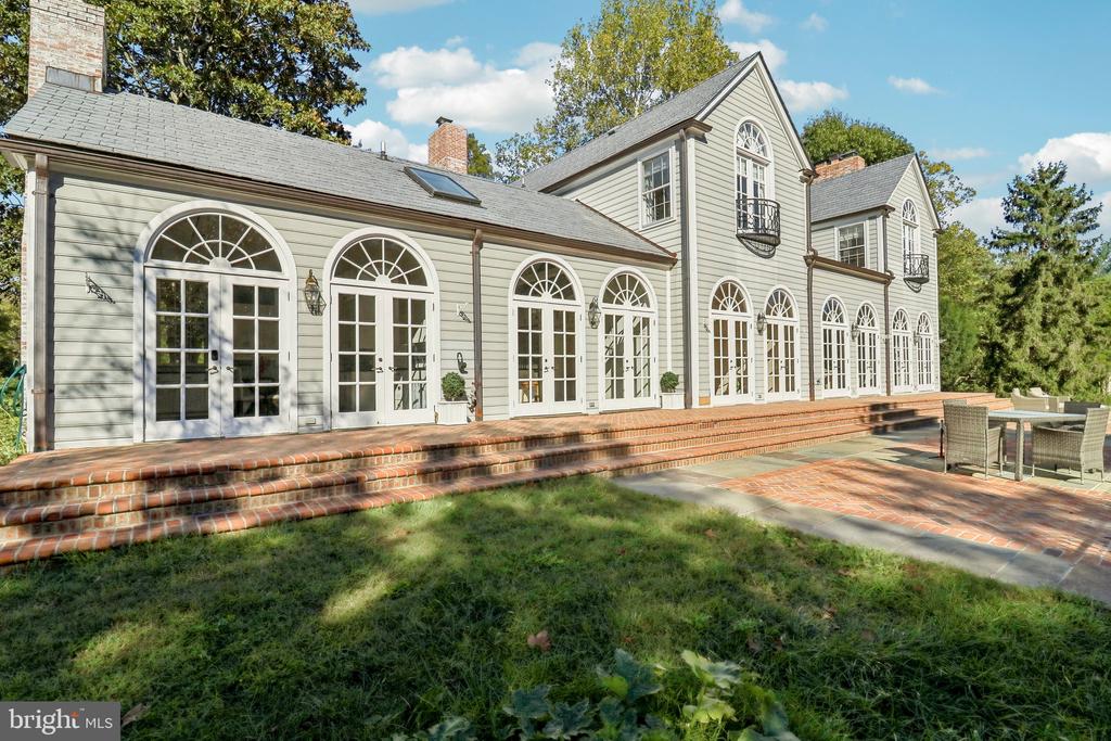 10650 Gunston