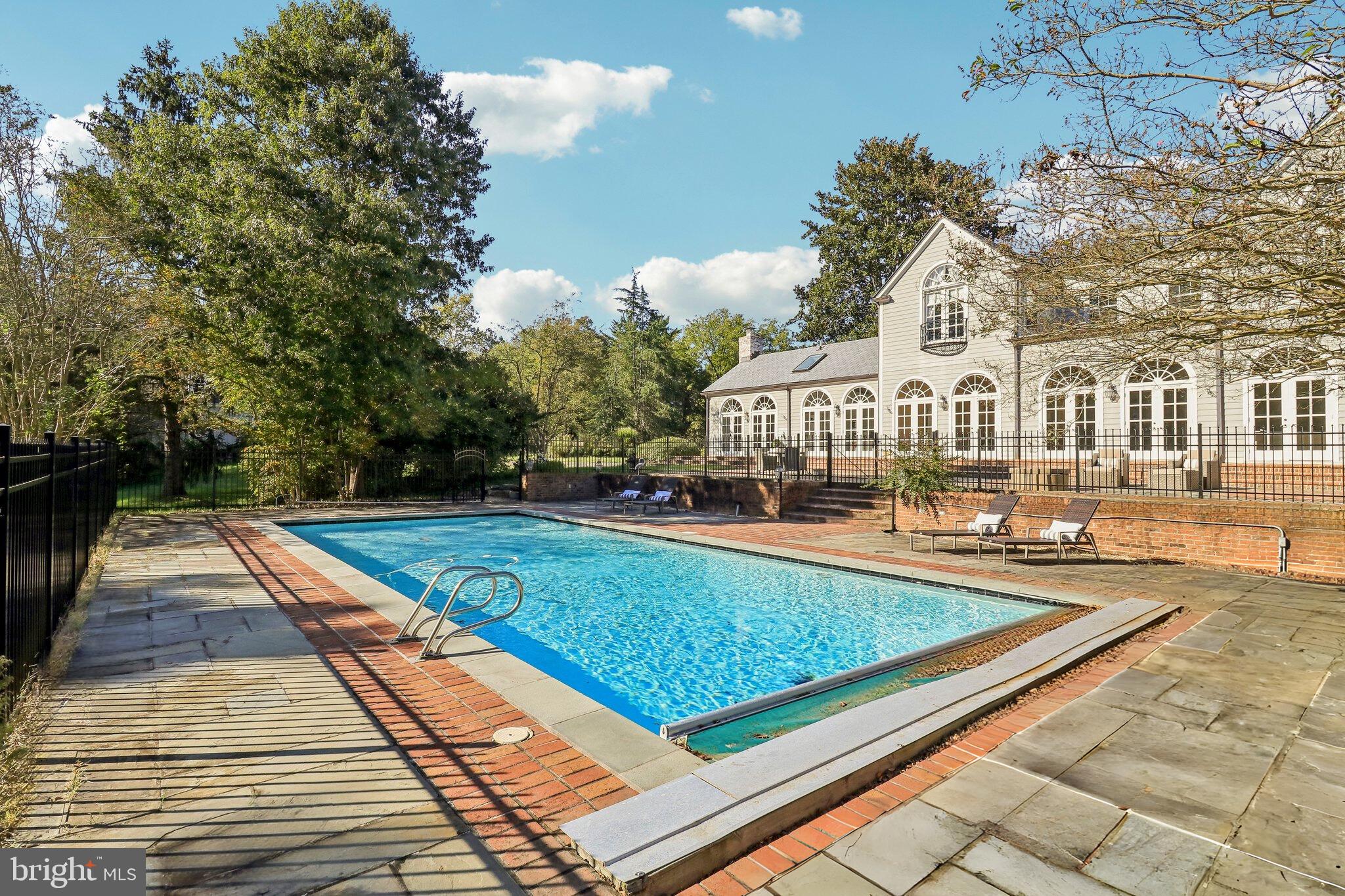 10650 Gunston