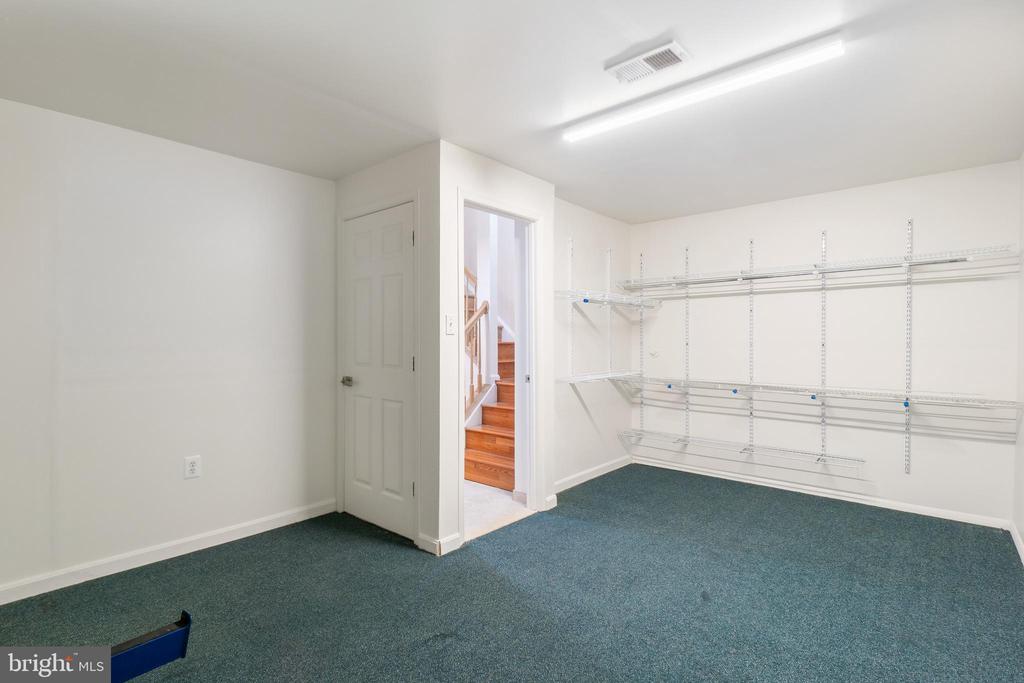 2484 Wheat Meadow Cir