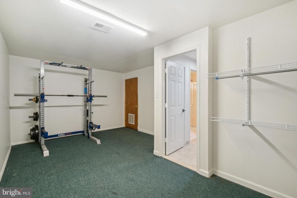 2484 Wheat Meadow Cir
