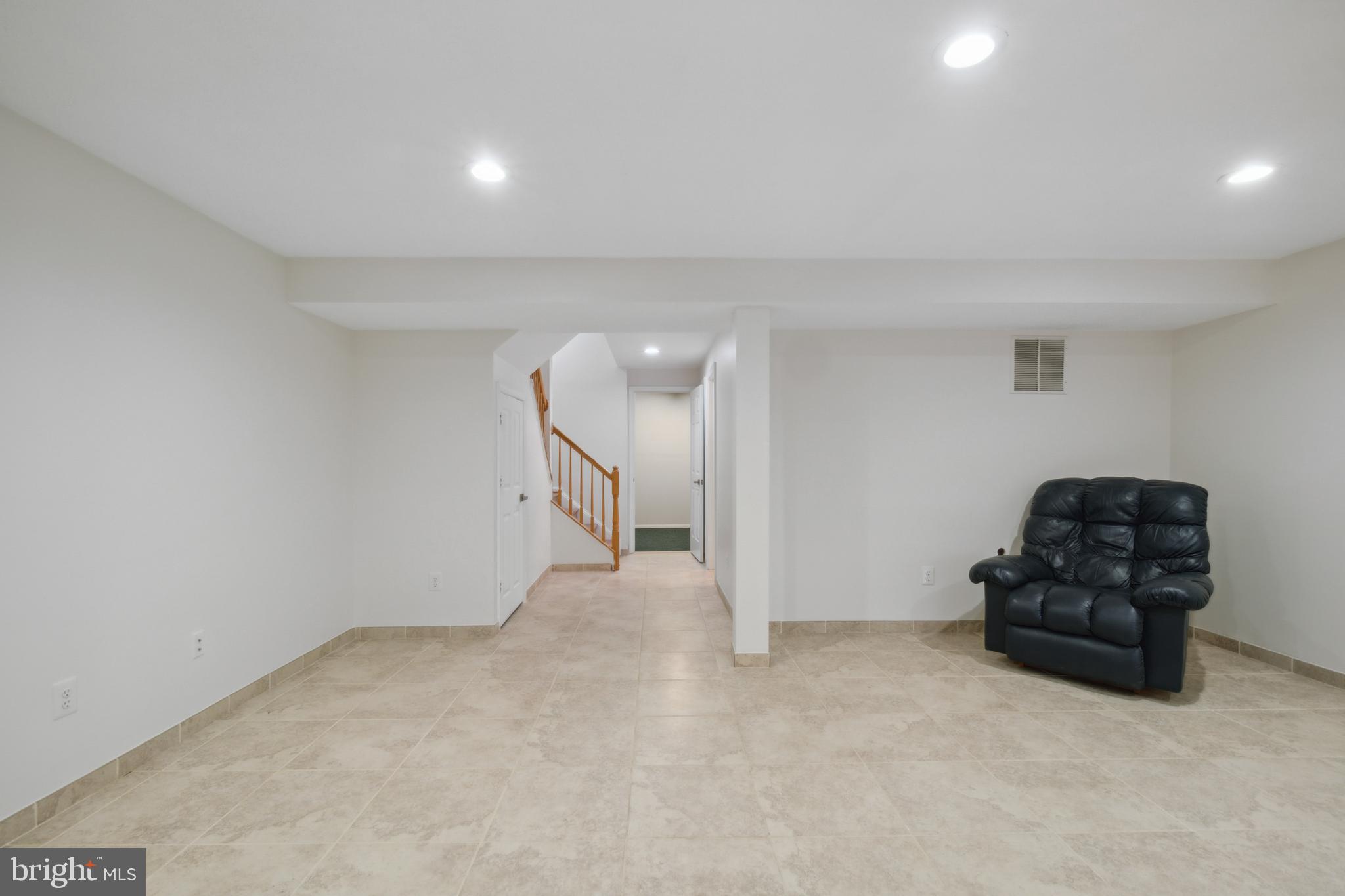2484 Wheat Meadow Cir