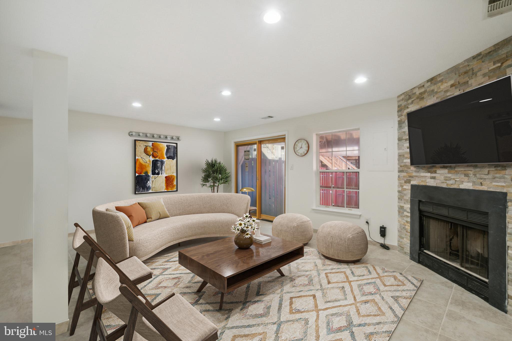 2484 Wheat Meadow Cir