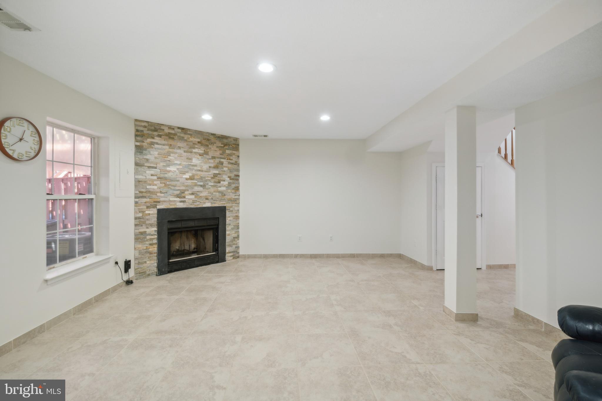 2484 Wheat Meadow Cir