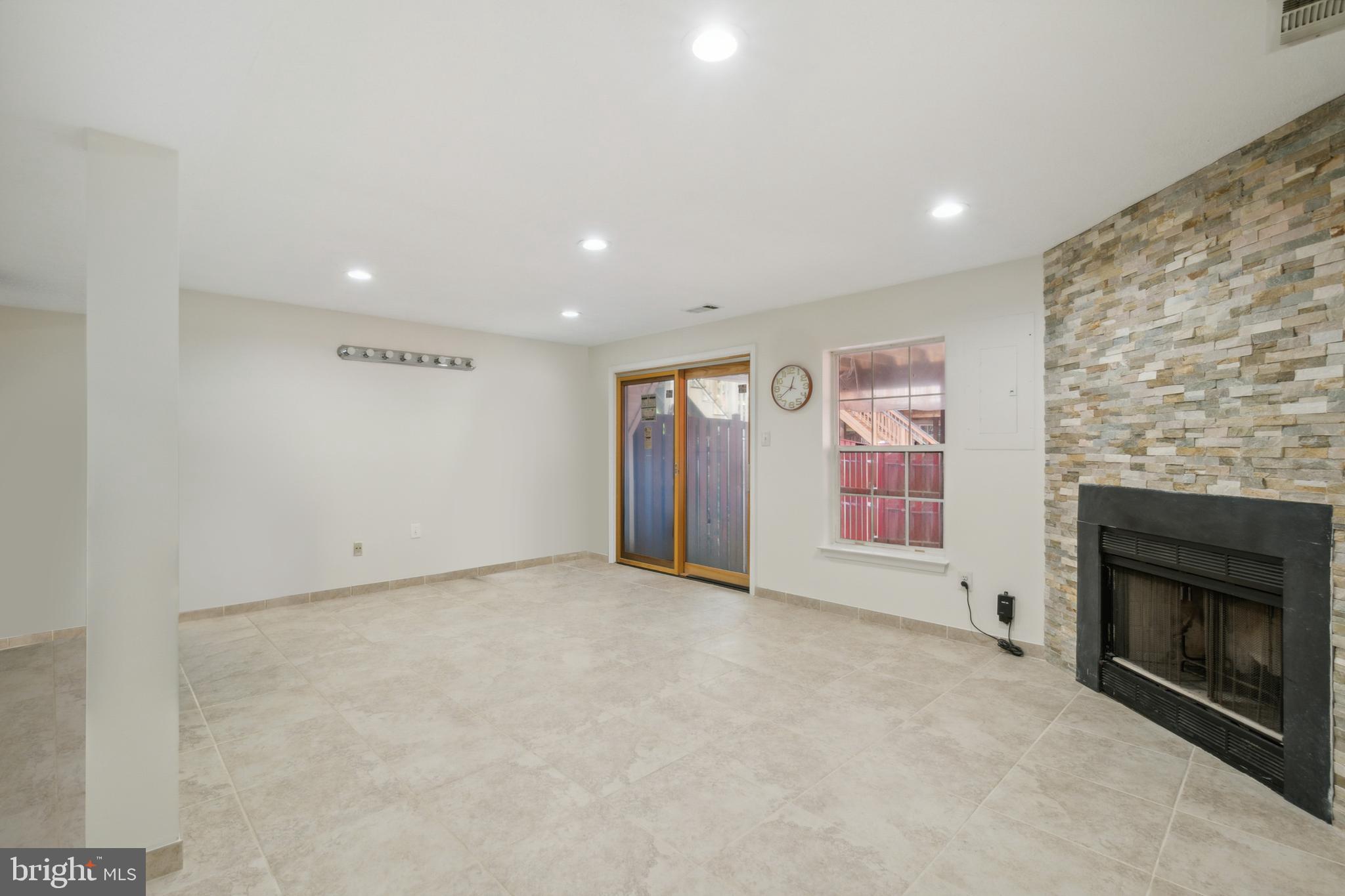 2484 Wheat Meadow Cir