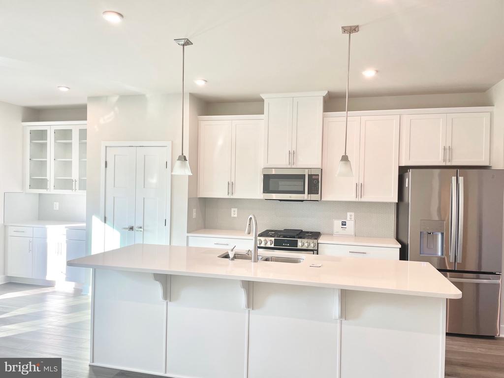 14048 SUNRISE VALLEY DR