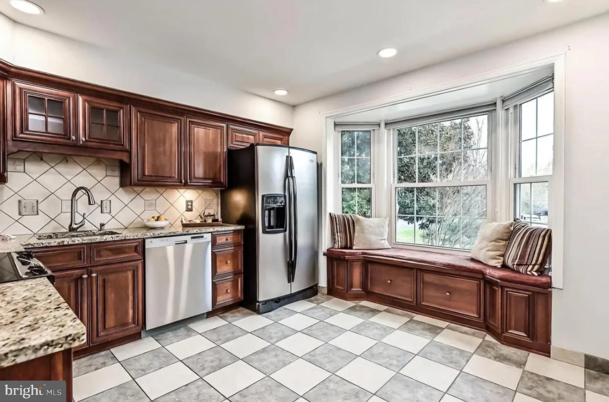 8242 TAUNTON PL