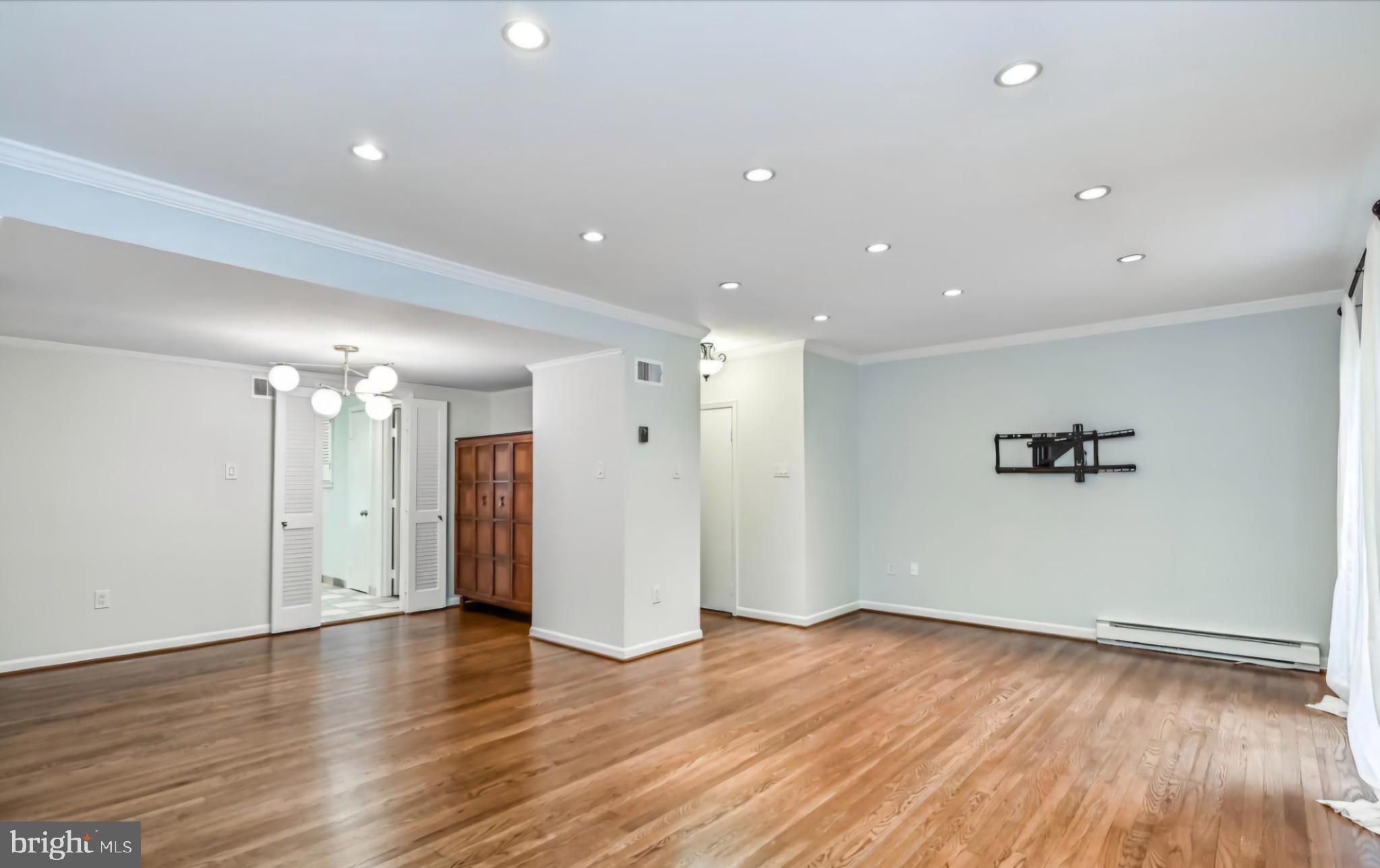 8242 TAUNTON PL