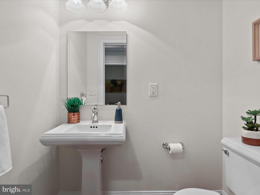 1450 Emerson Ave #G01