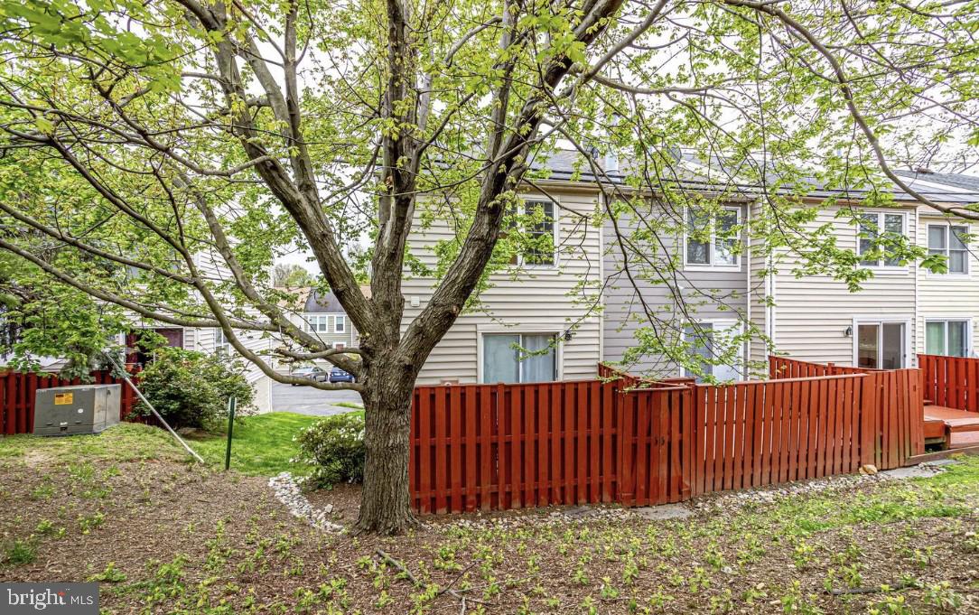 6162 GLEN EAGLES CT #25