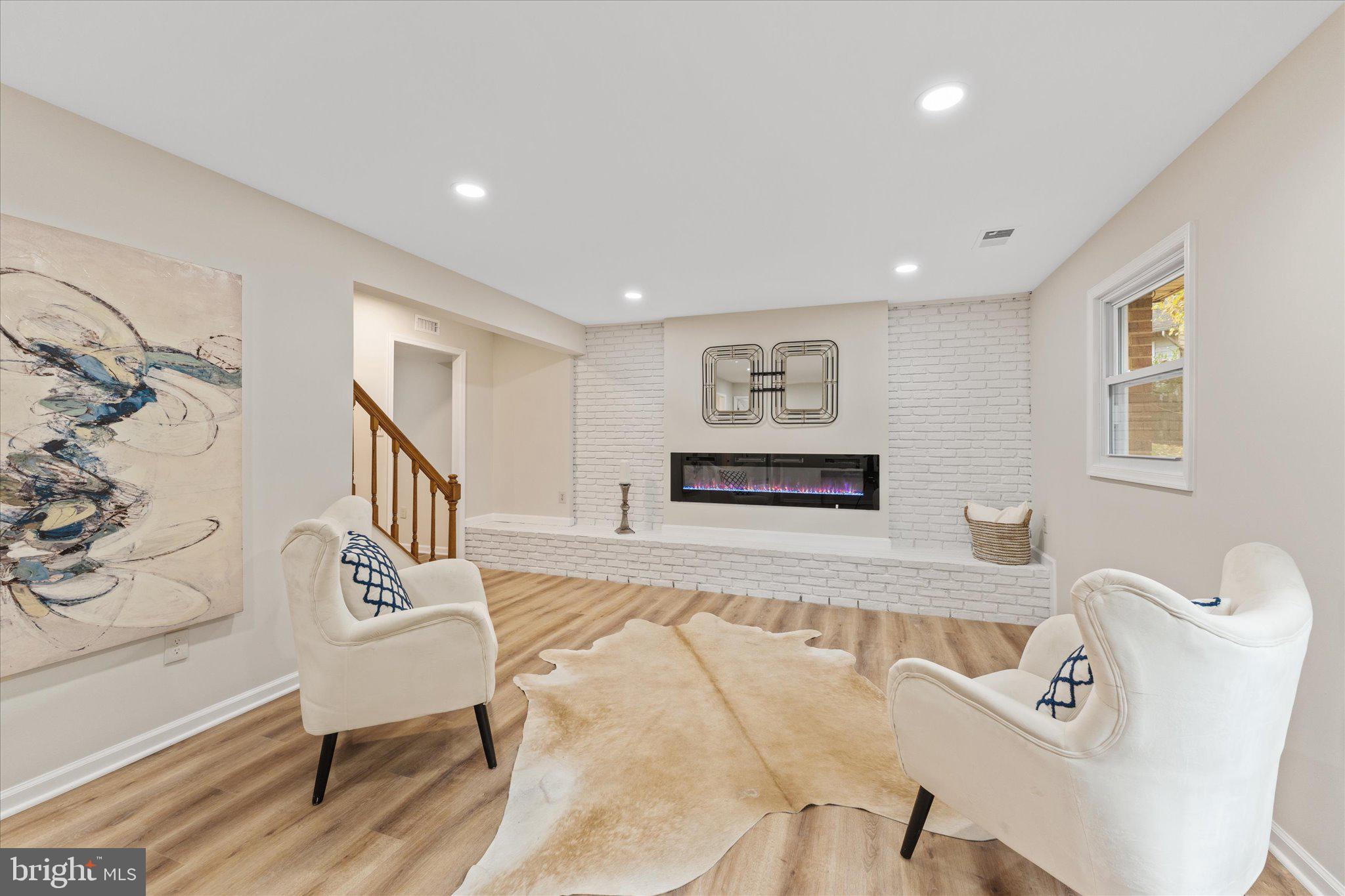 9703 Aspen Hollow Way