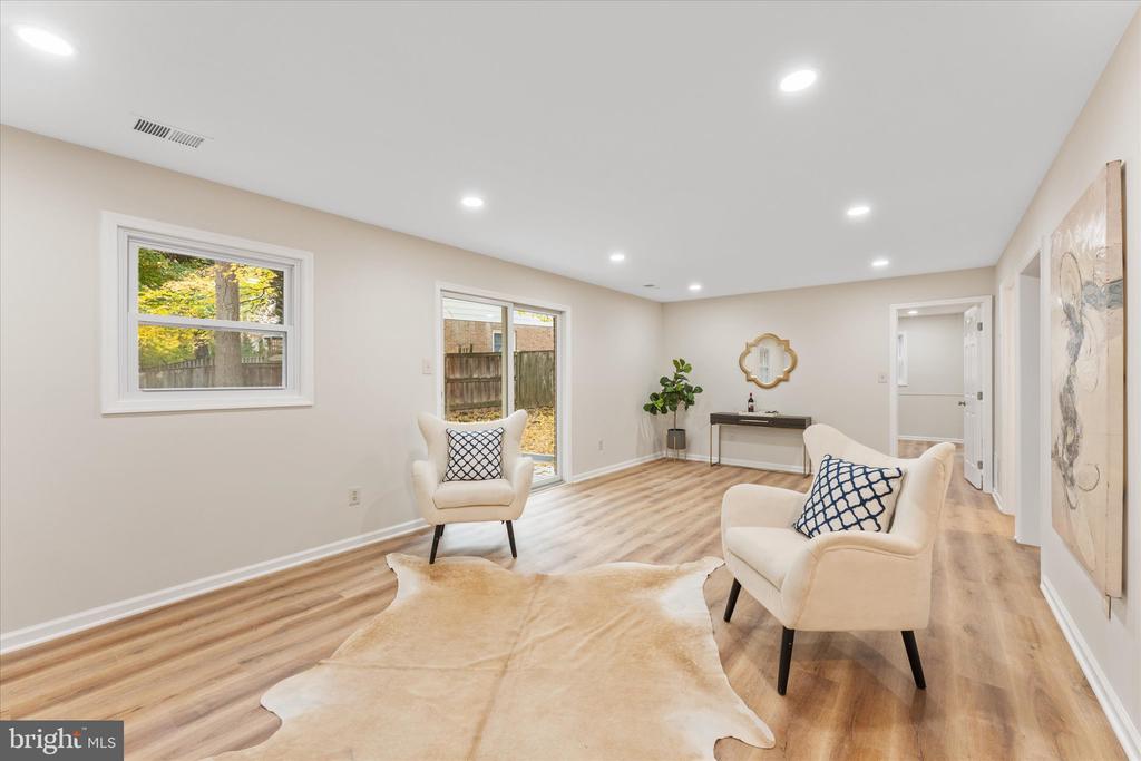 9703 Aspen Hollow Way