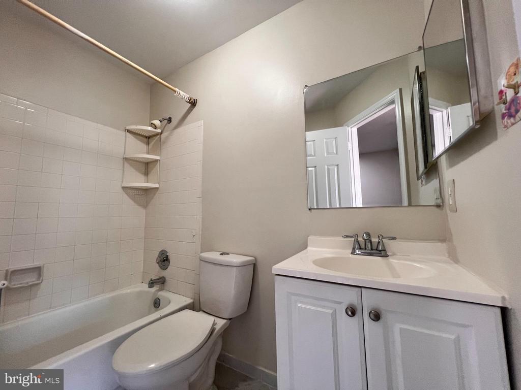 14005 BETSY ROSS LN