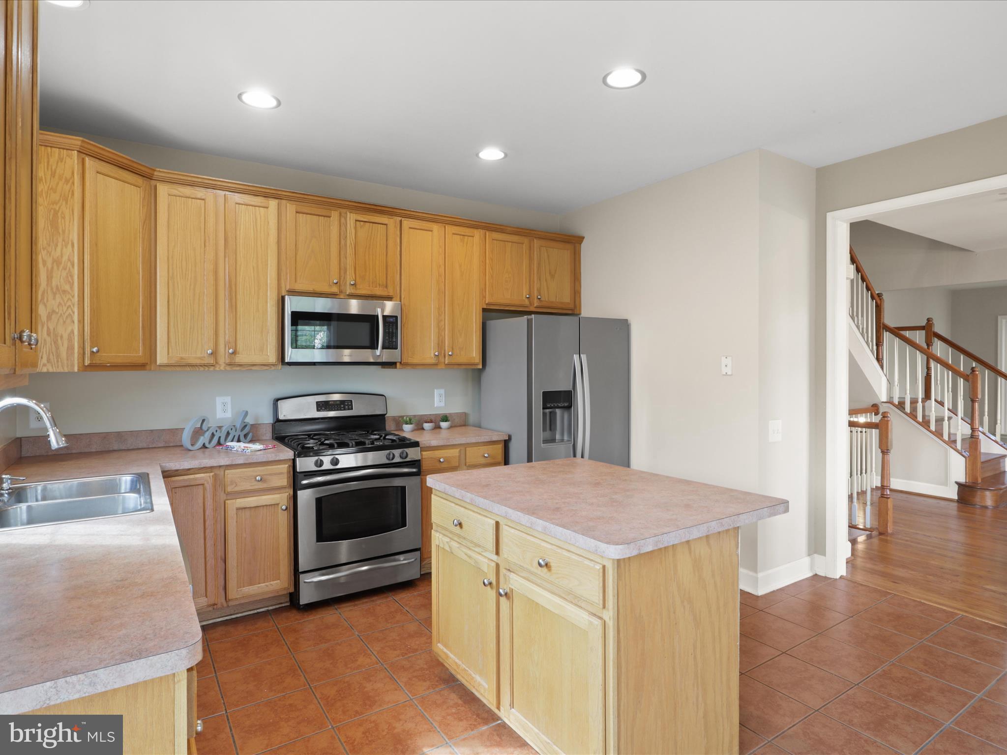 2501 BRONZE STONE PL