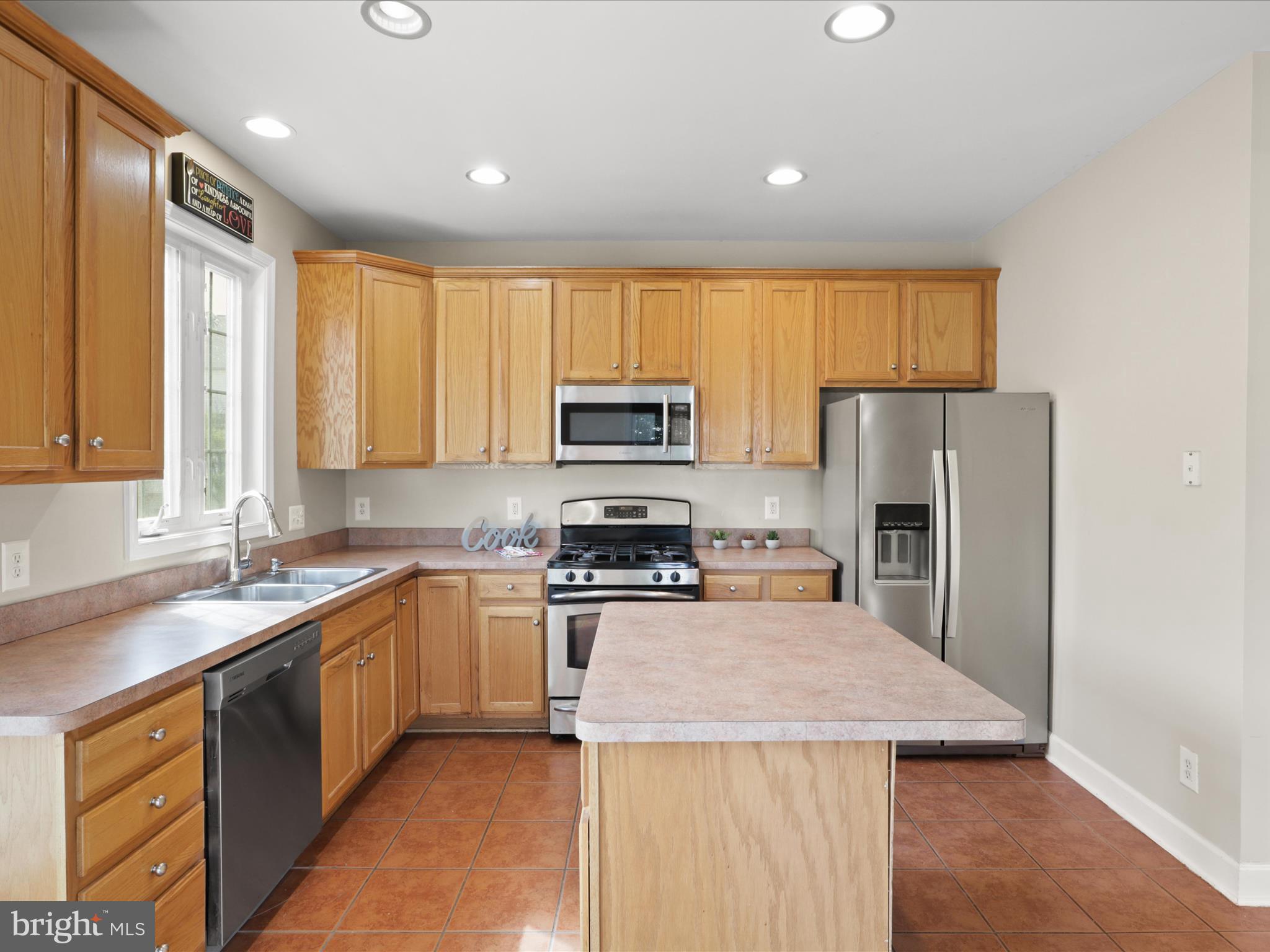 2501 BRONZE STONE PL