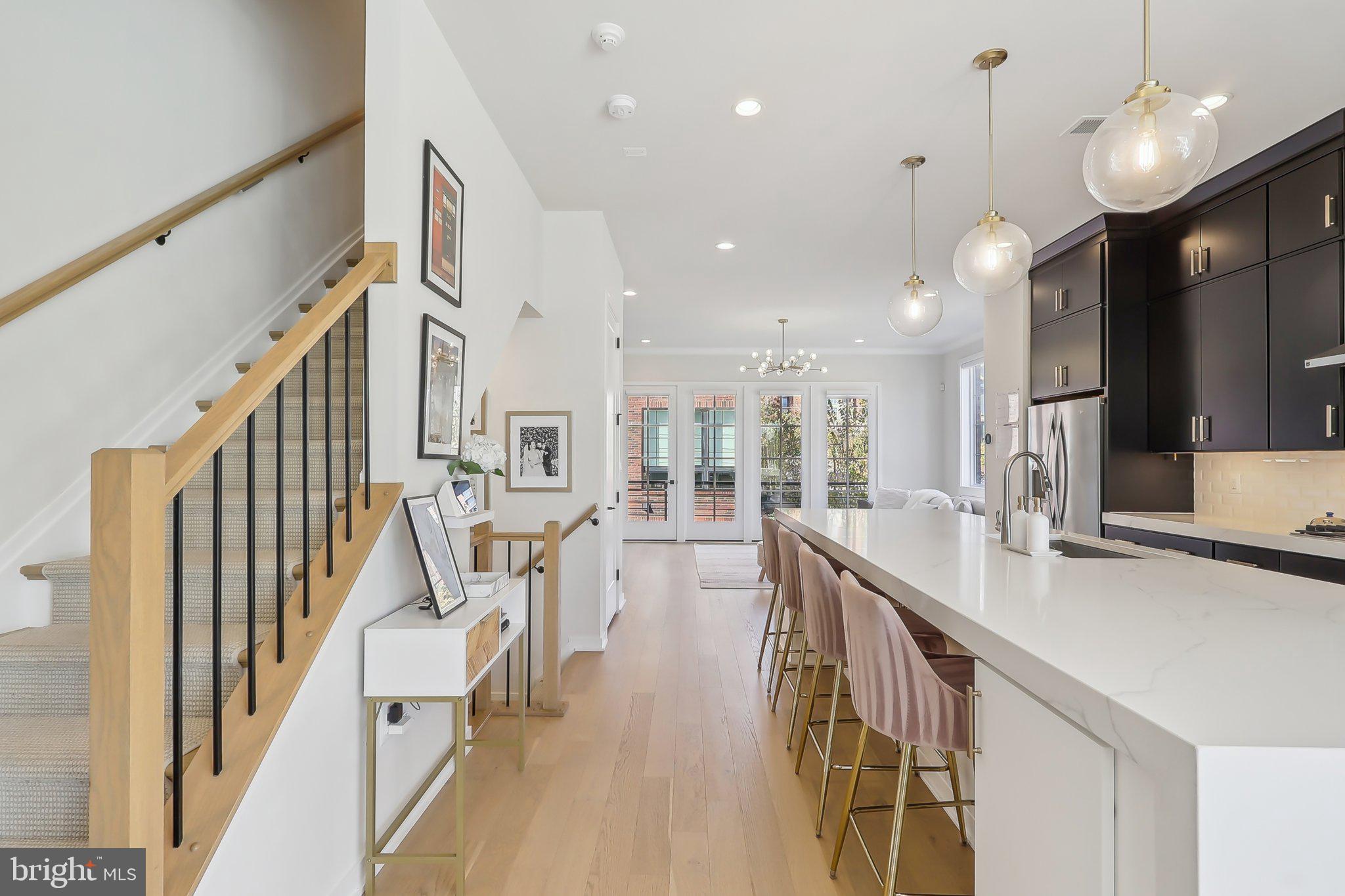 1970 Roland Clarke Pl