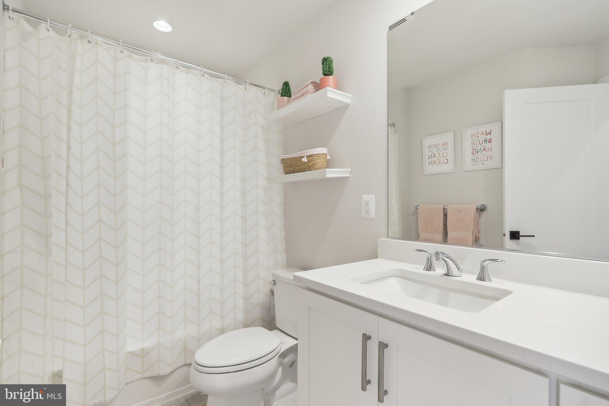 1970 Roland Clarke Pl