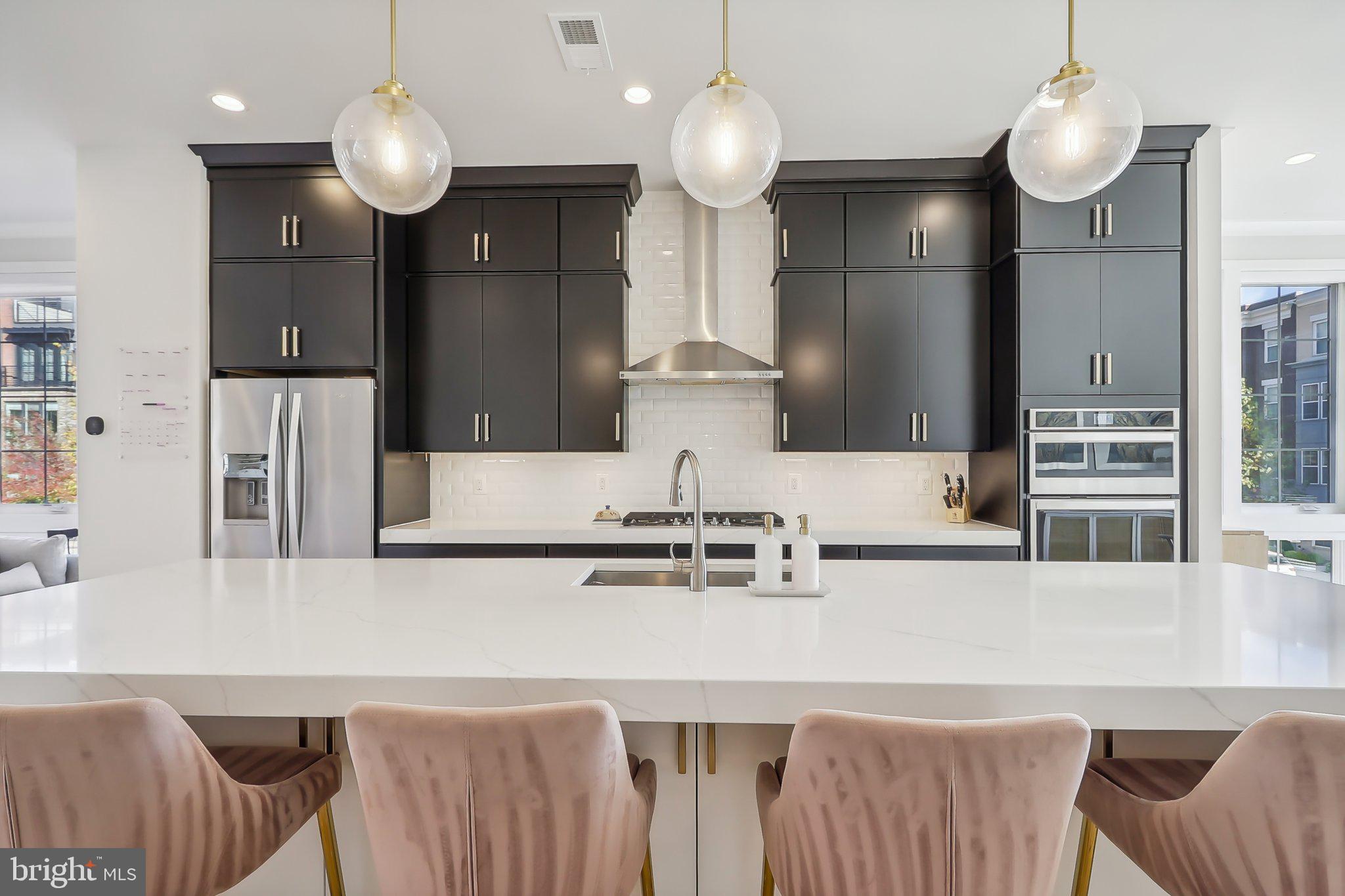 1970 Roland Clarke Pl