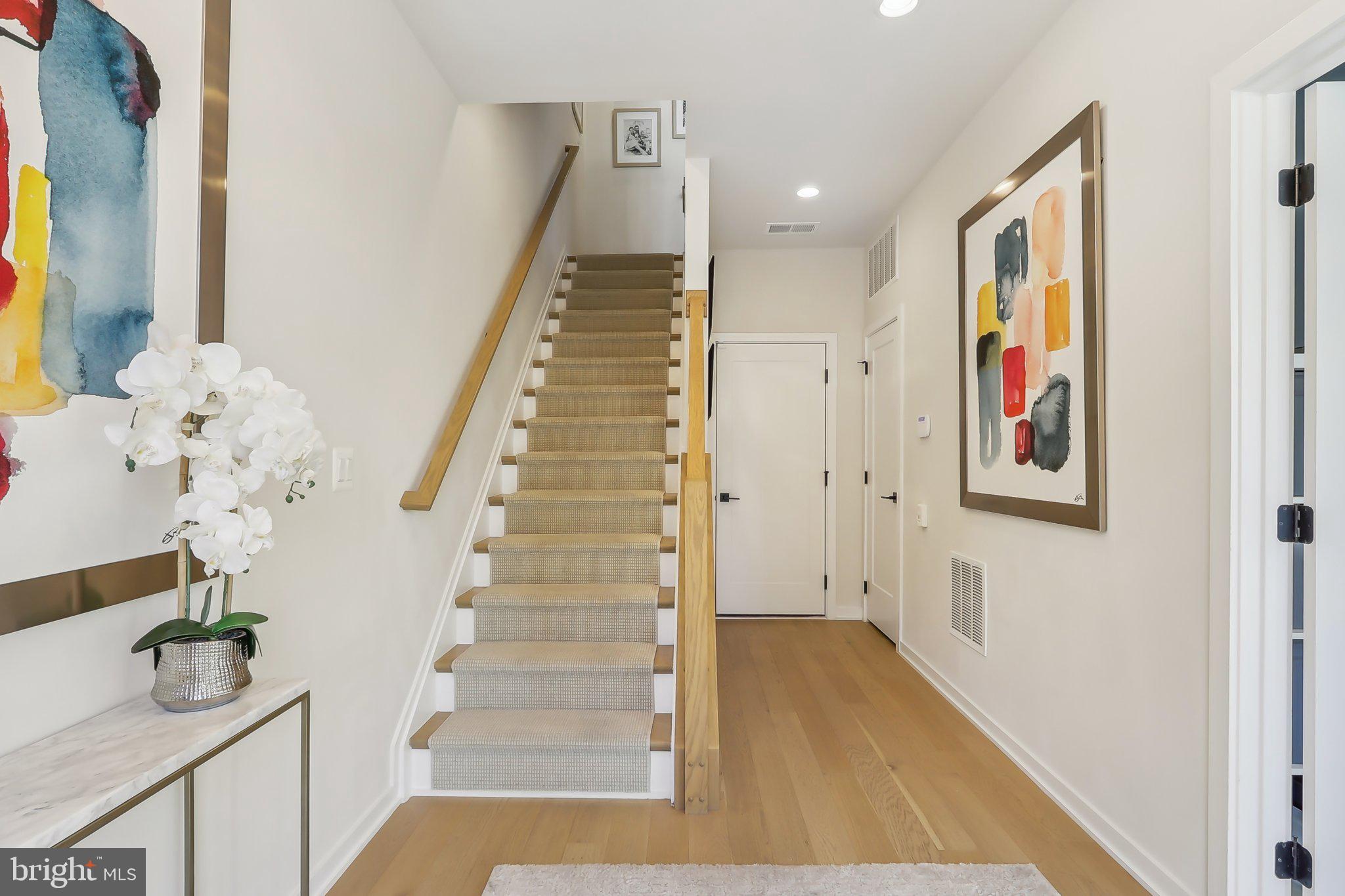 1970 Roland Clarke Pl