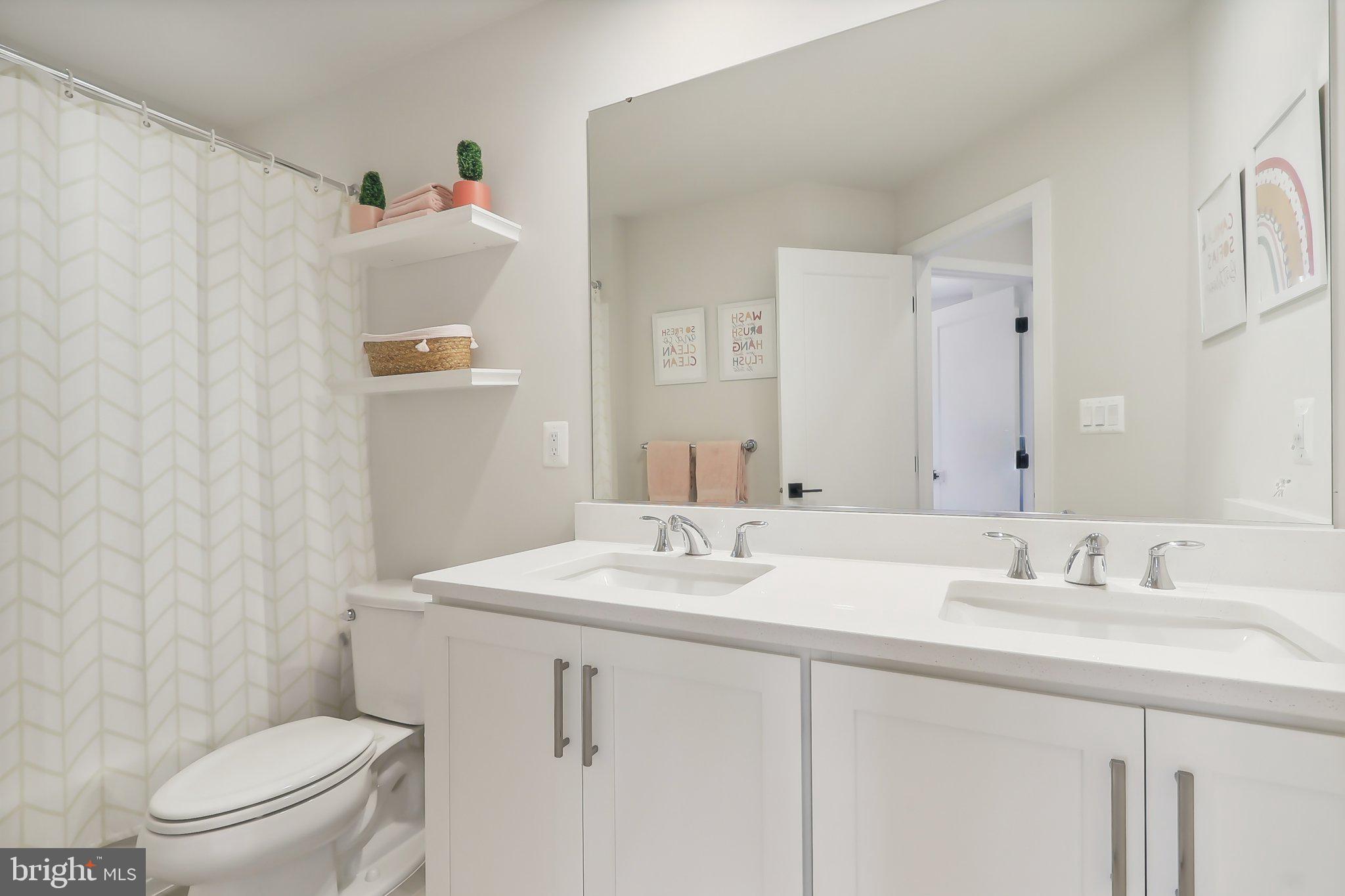 1970 Roland Clarke Pl